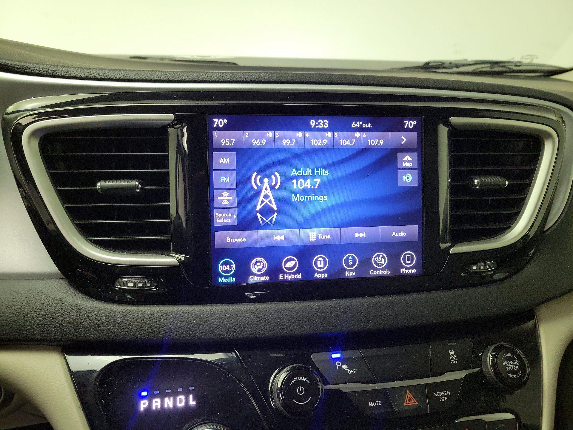 Thumbnail: 2020 Chrysler Pacifica - 16