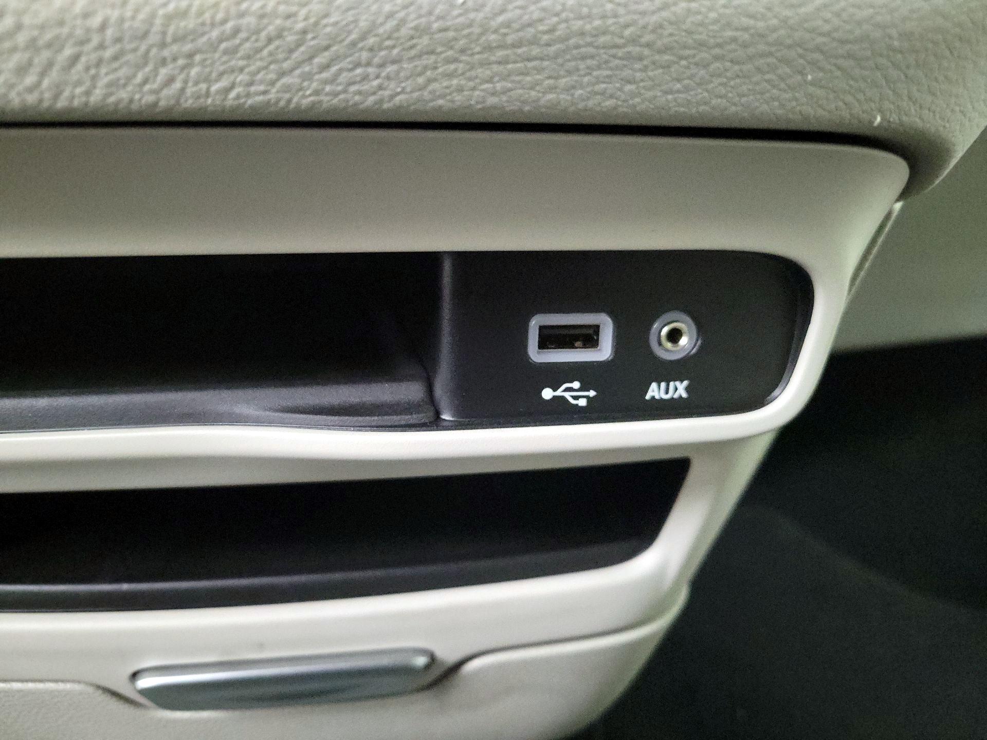 Thumbnail: 2020 Chrysler Pacifica - 19