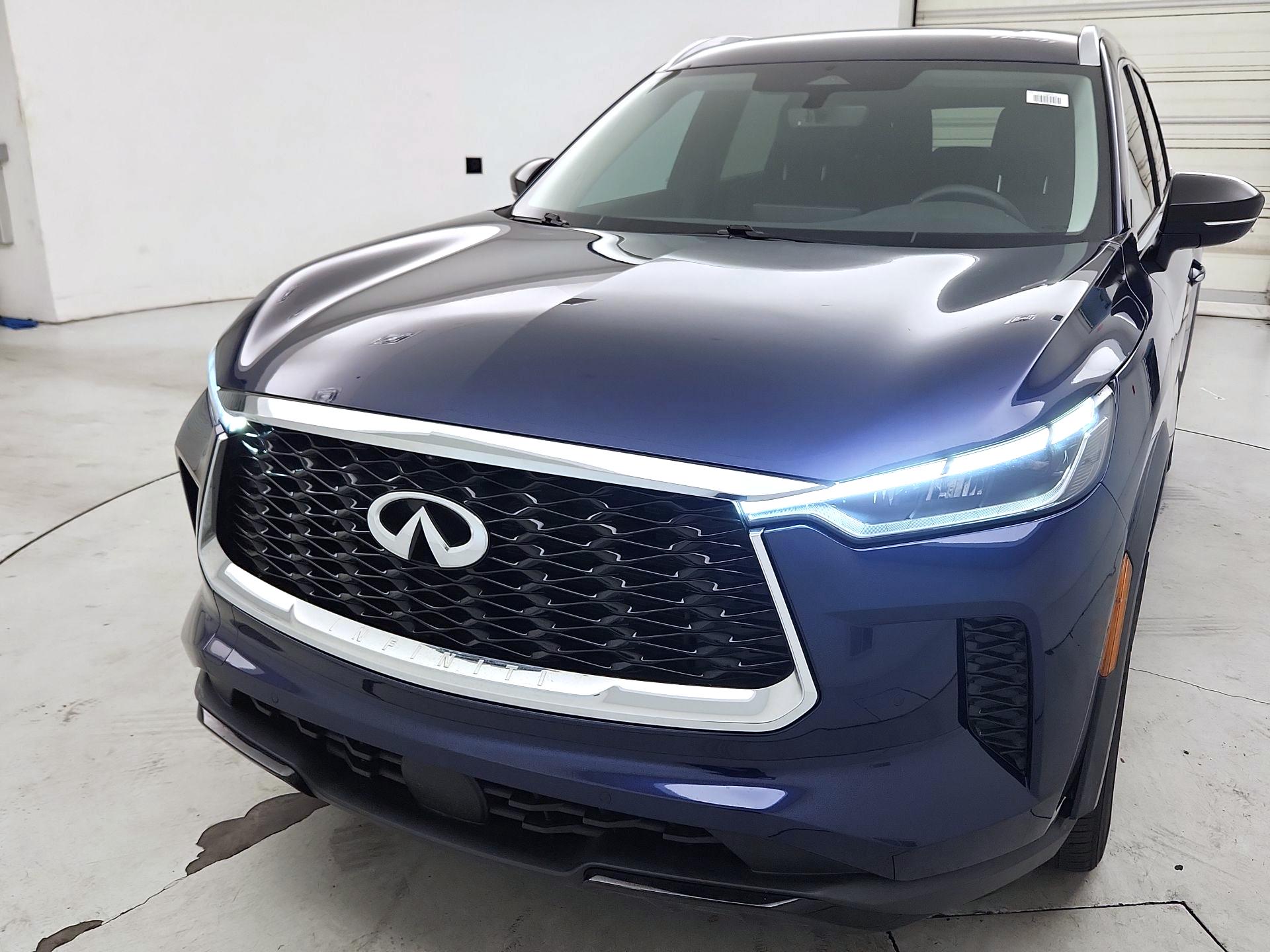 Thumbnail: 2023 INFINITI QX60 - 3