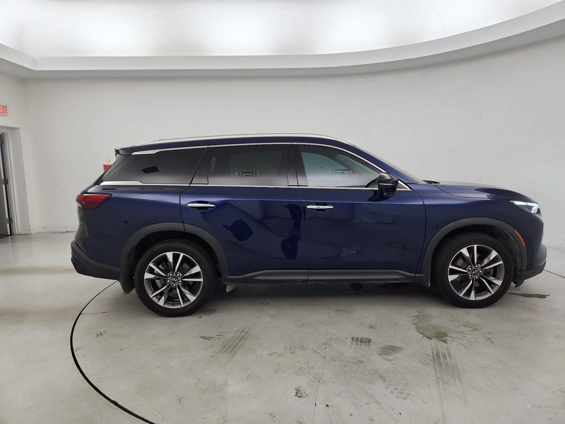 Thumbnail: 2023 INFINITI QX60 - 4