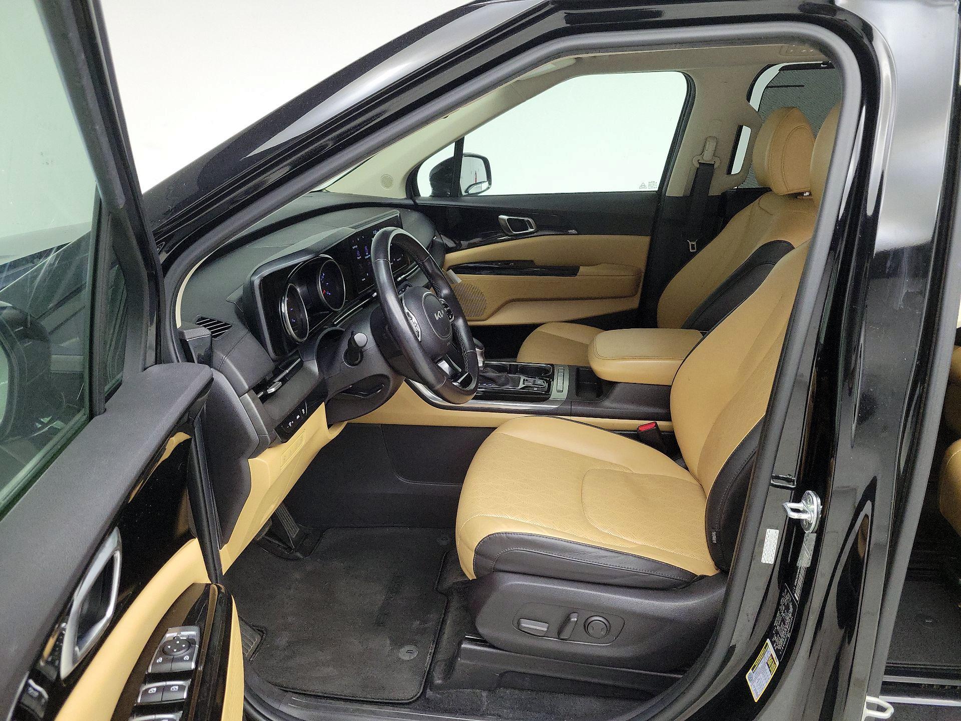 Thumbnail: 2022 Kia Carnival - 11