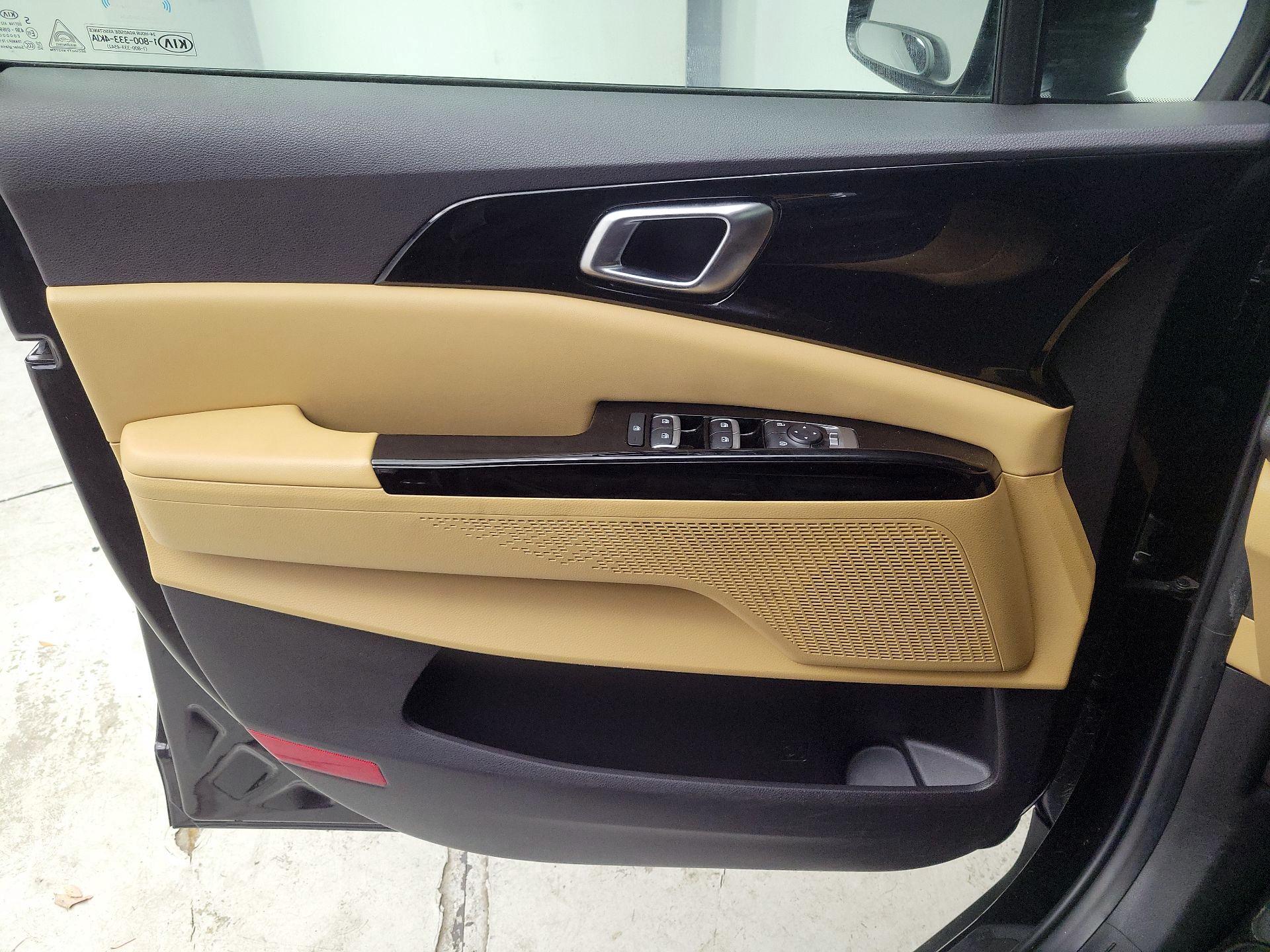 Thumbnail: 2022 Kia Carnival - 12