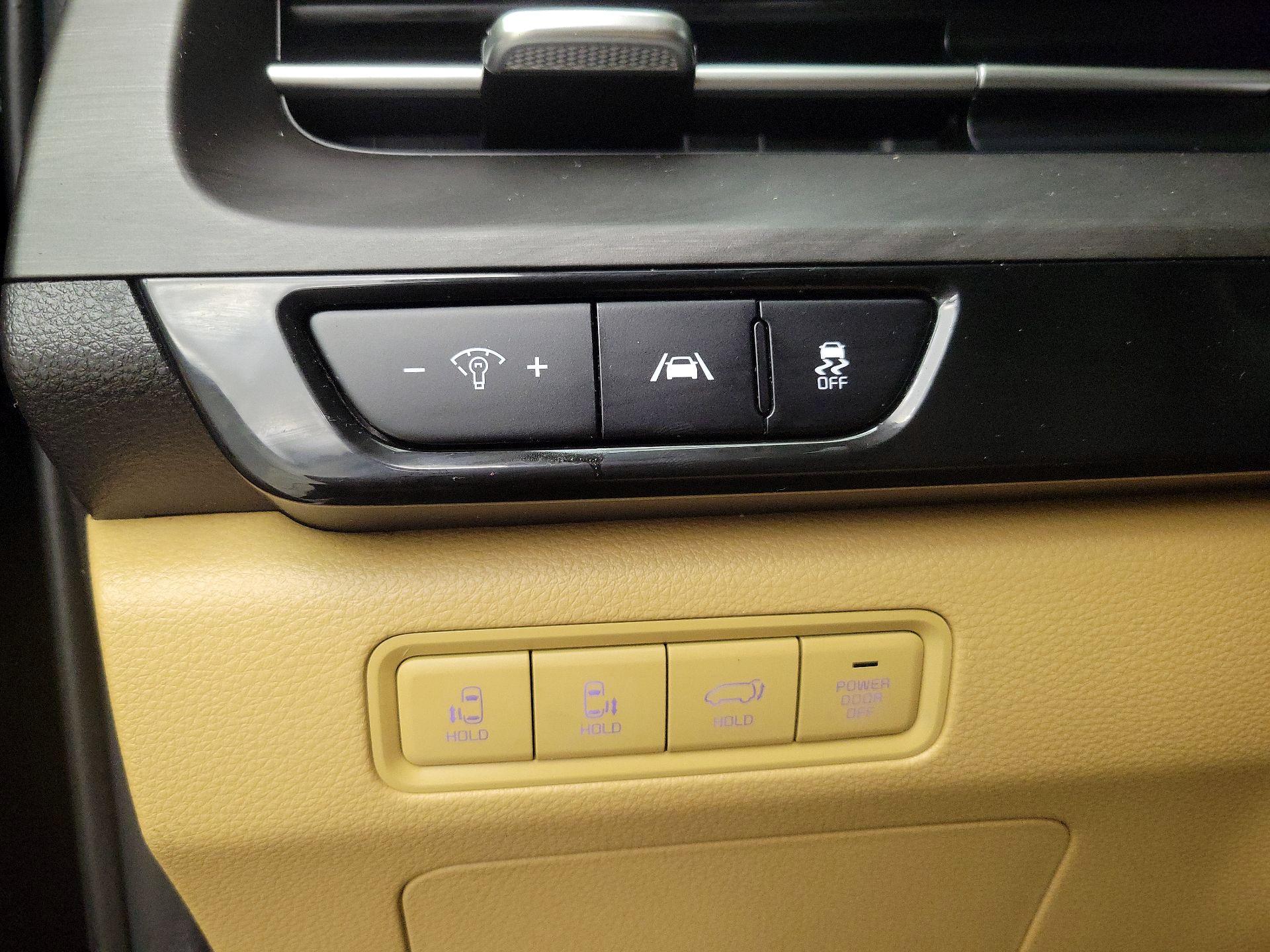 Thumbnail: 2022 Kia Carnival - 13