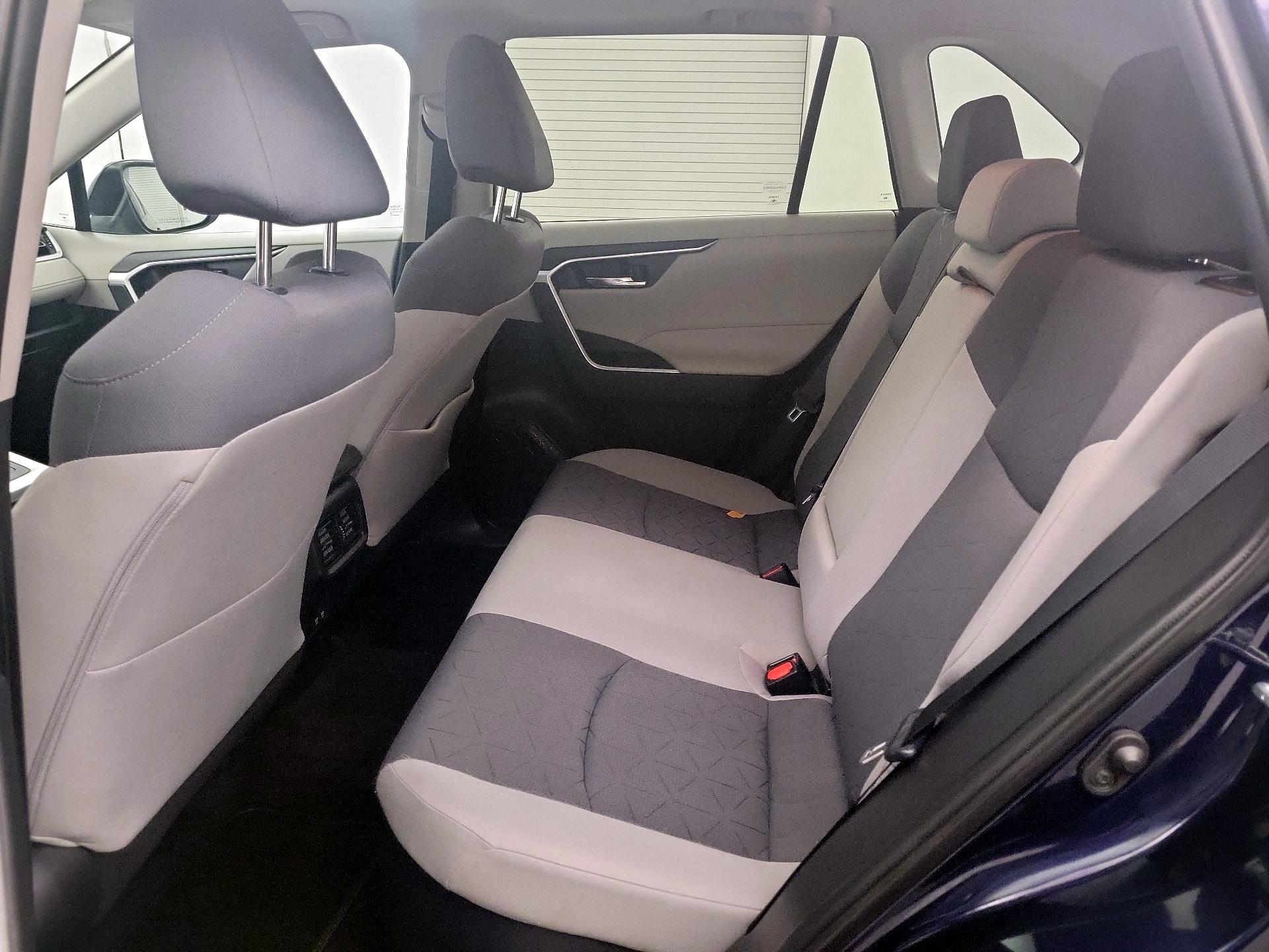 Thumbnail: 2021 Toyota RAV4 - 19