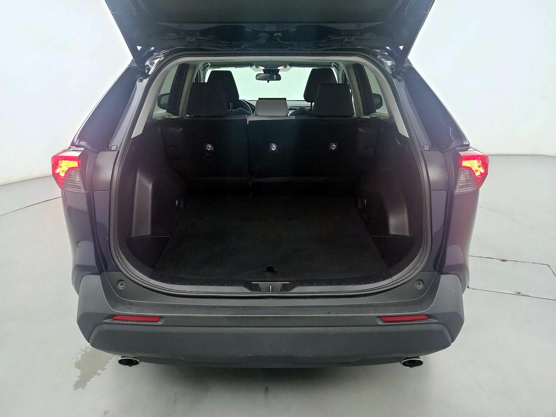 Thumbnail: 2021 Toyota RAV4 - 20