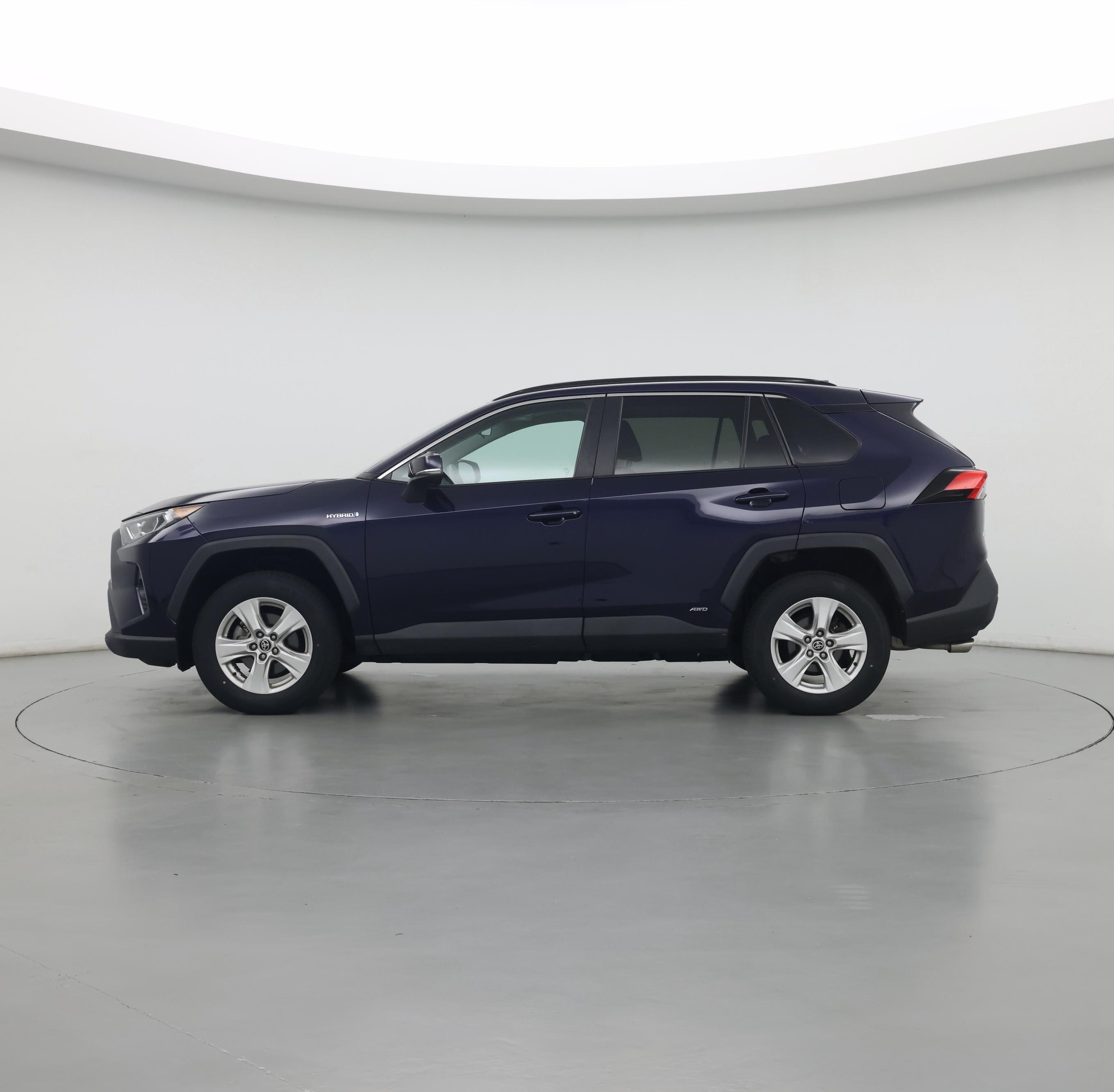 Thumbnail: 2021 Toyota RAV4 - 3