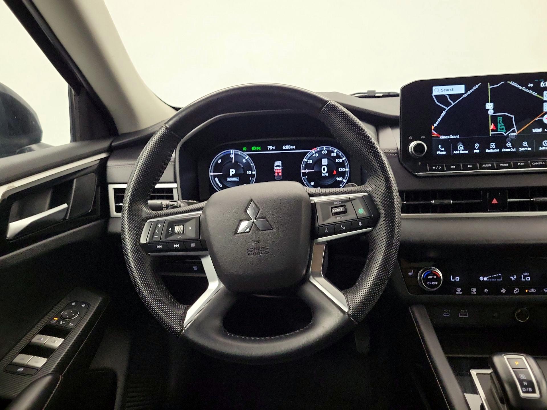 Thumbnail: 2023 Mitsubishi Outlander - 10