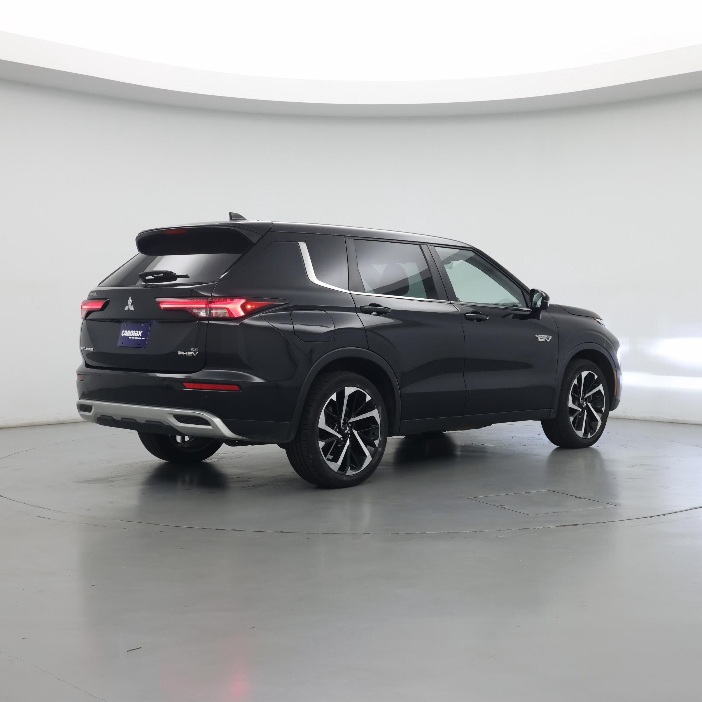 Thumbnail: 2023 Mitsubishi Outlander - 6