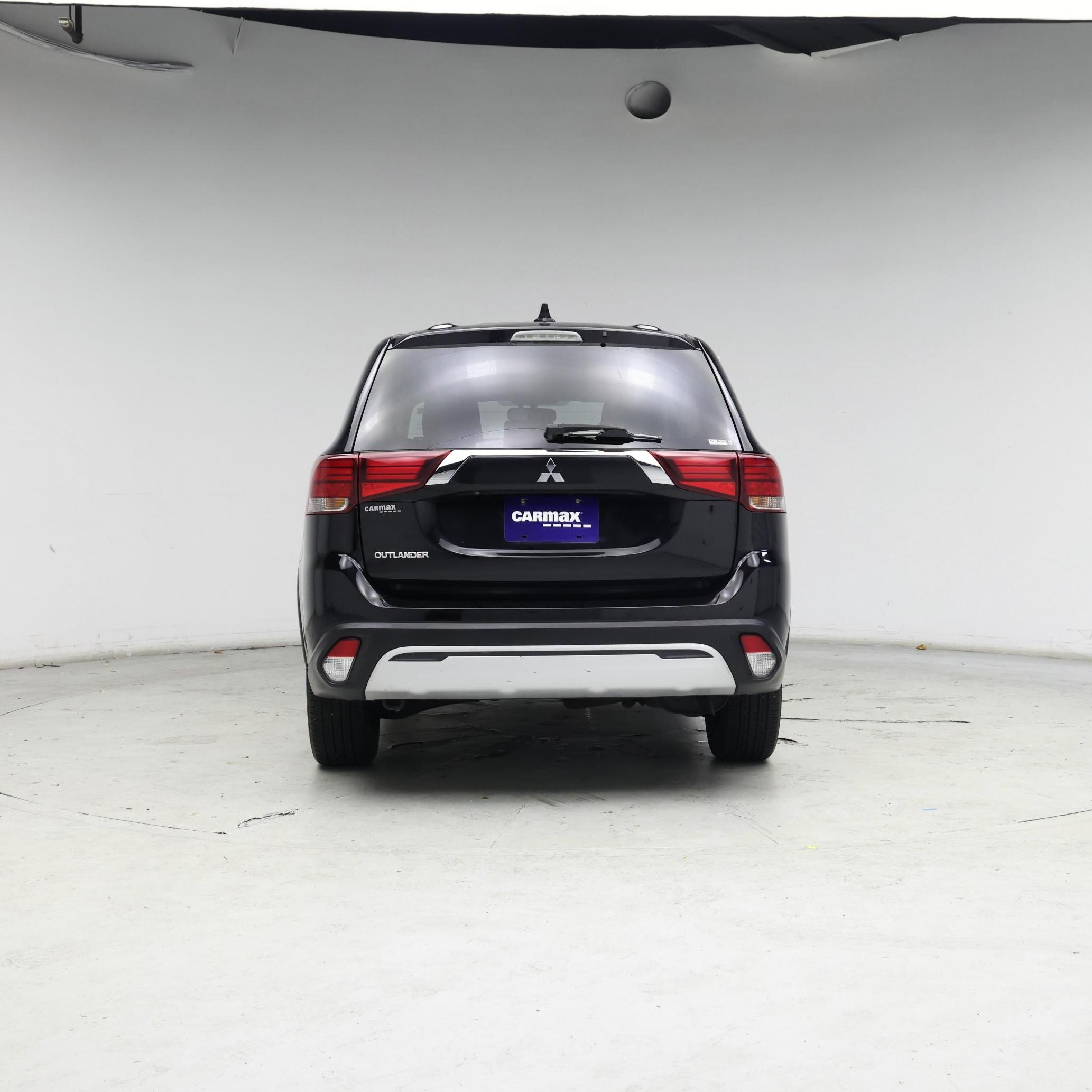 Thumbnail: 2020 Mitsubishi Outlander - 6