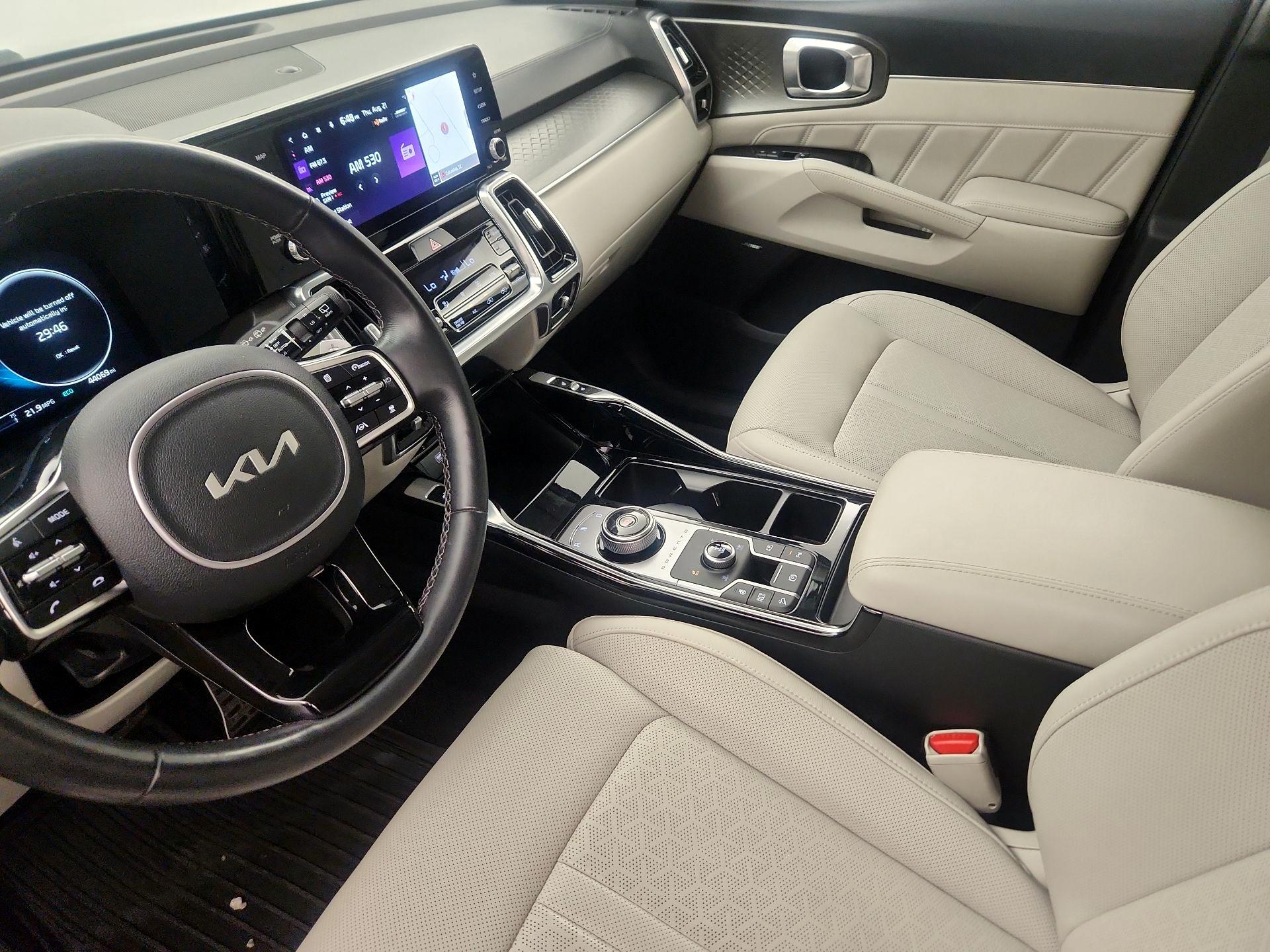 Thumbnail: 2023 Kia Sorento - 11