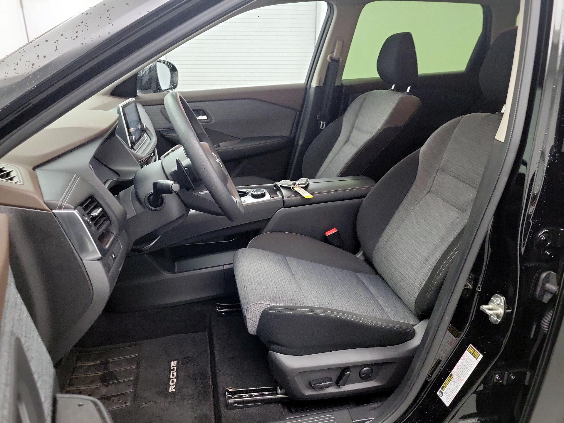Thumbnail: 2023 Nissan Rogue - 11