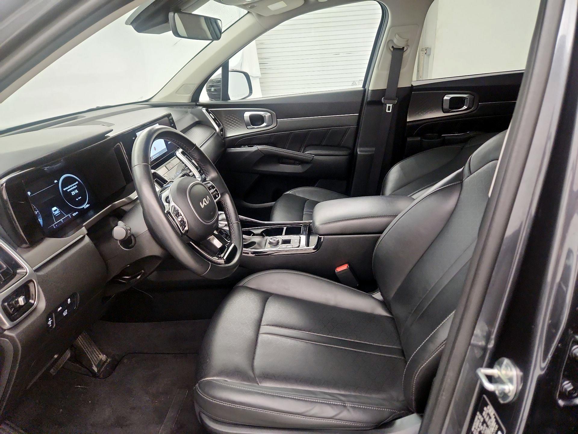 Thumbnail: 2023 Kia Sorento - 11