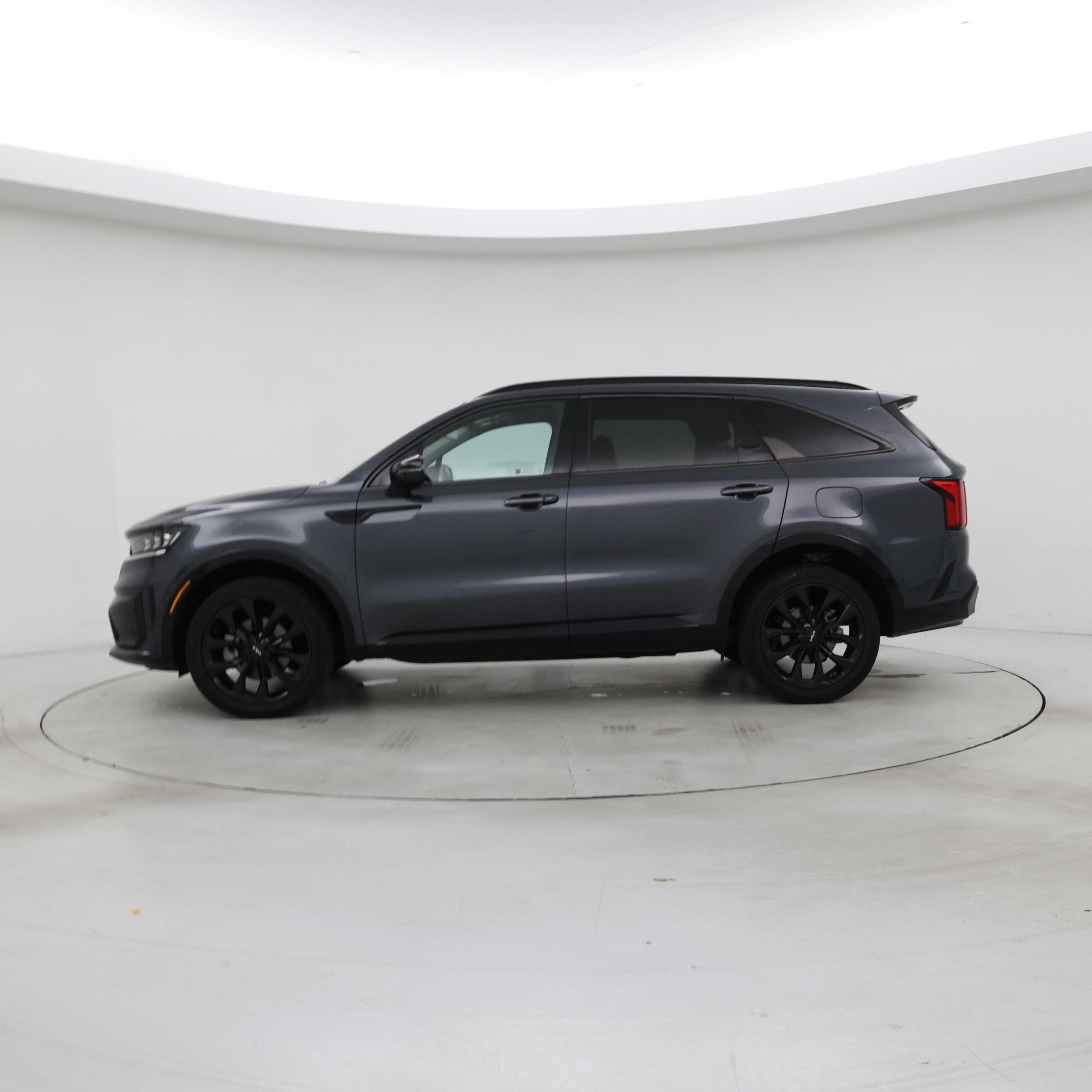 Thumbnail: 2023 Kia Sorento - 3