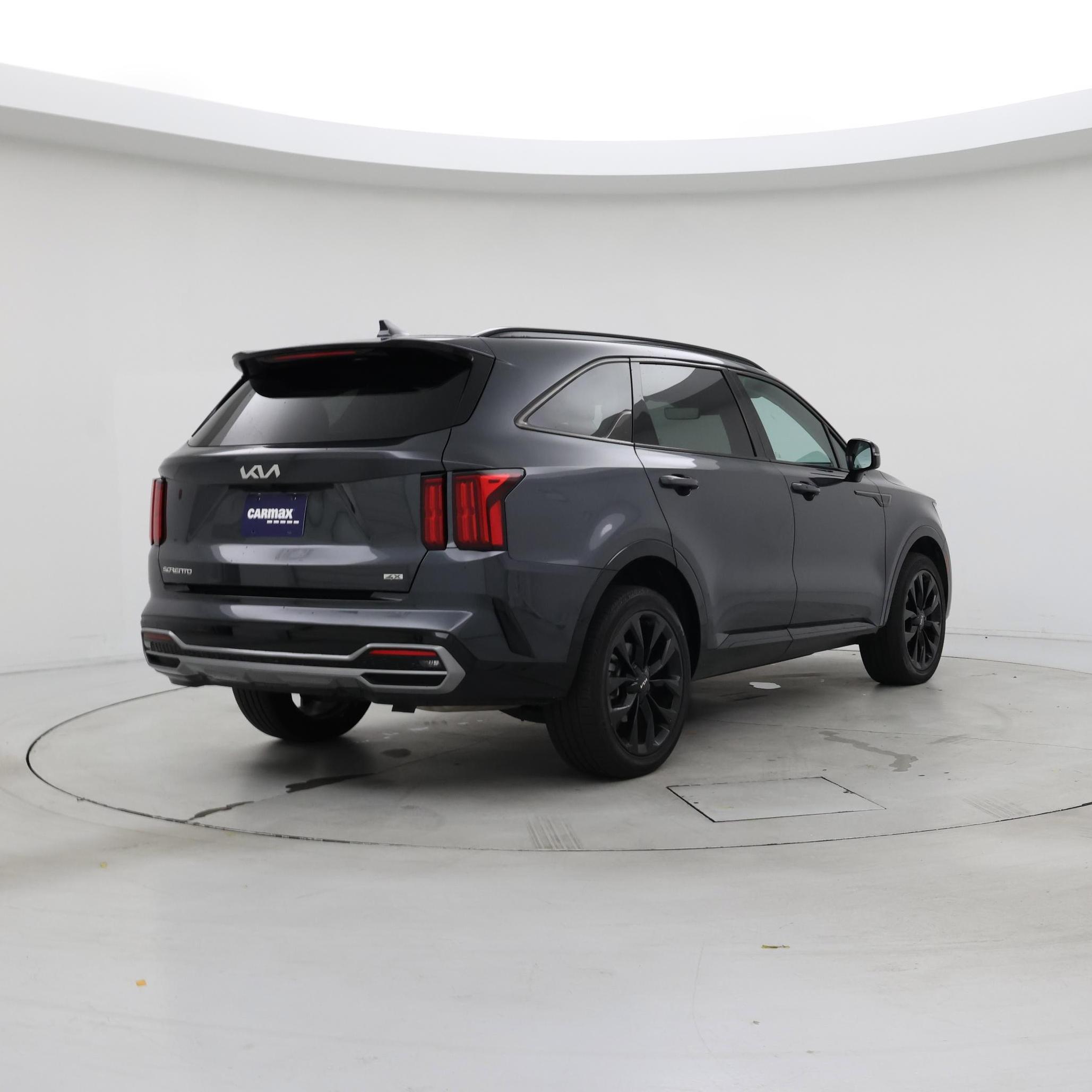 Thumbnail: 2023 Kia Sorento - 8