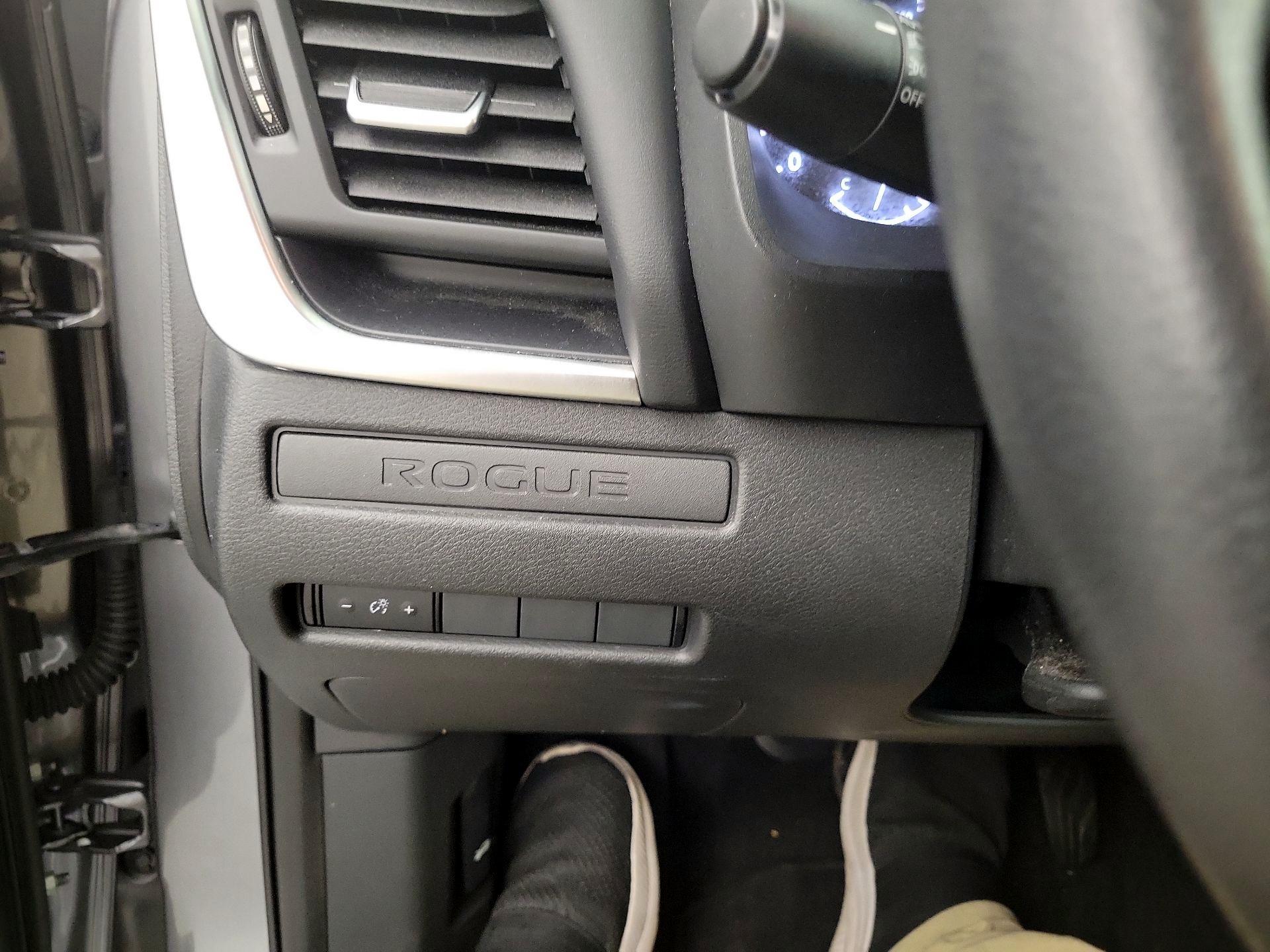 Thumbnail: 2022 Nissan Rogue - 13