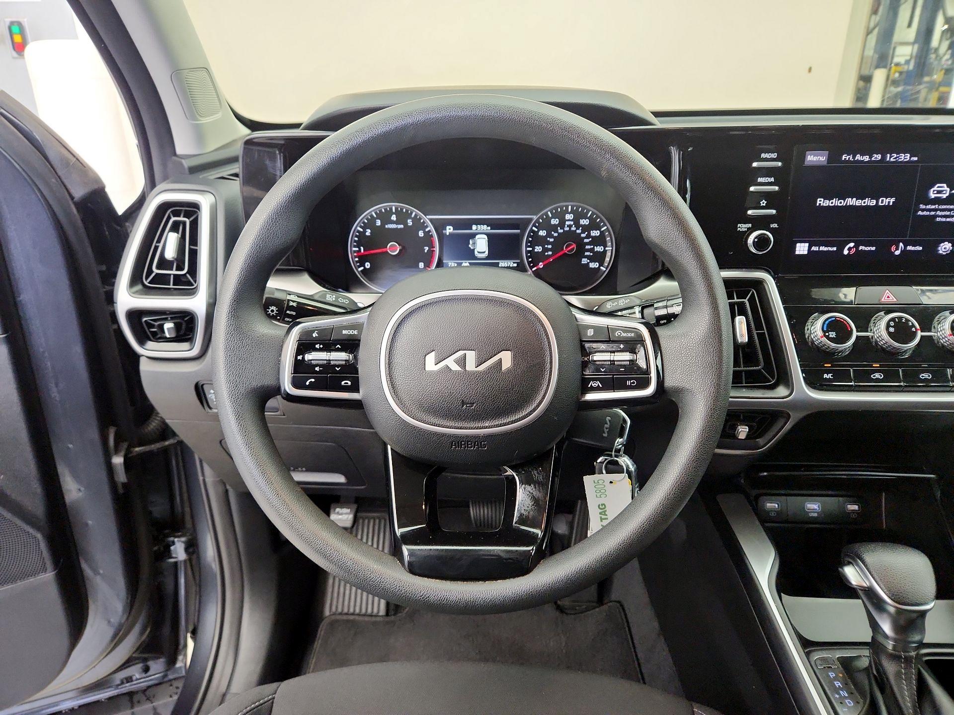 Thumbnail: 2022 Kia Sorento - 10