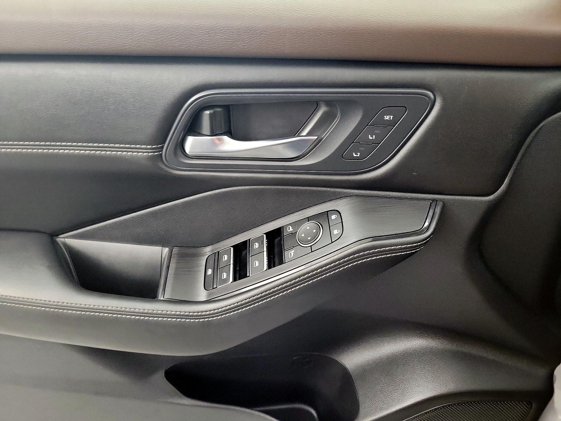 Thumbnail: 2023 Nissan Rogue - 12