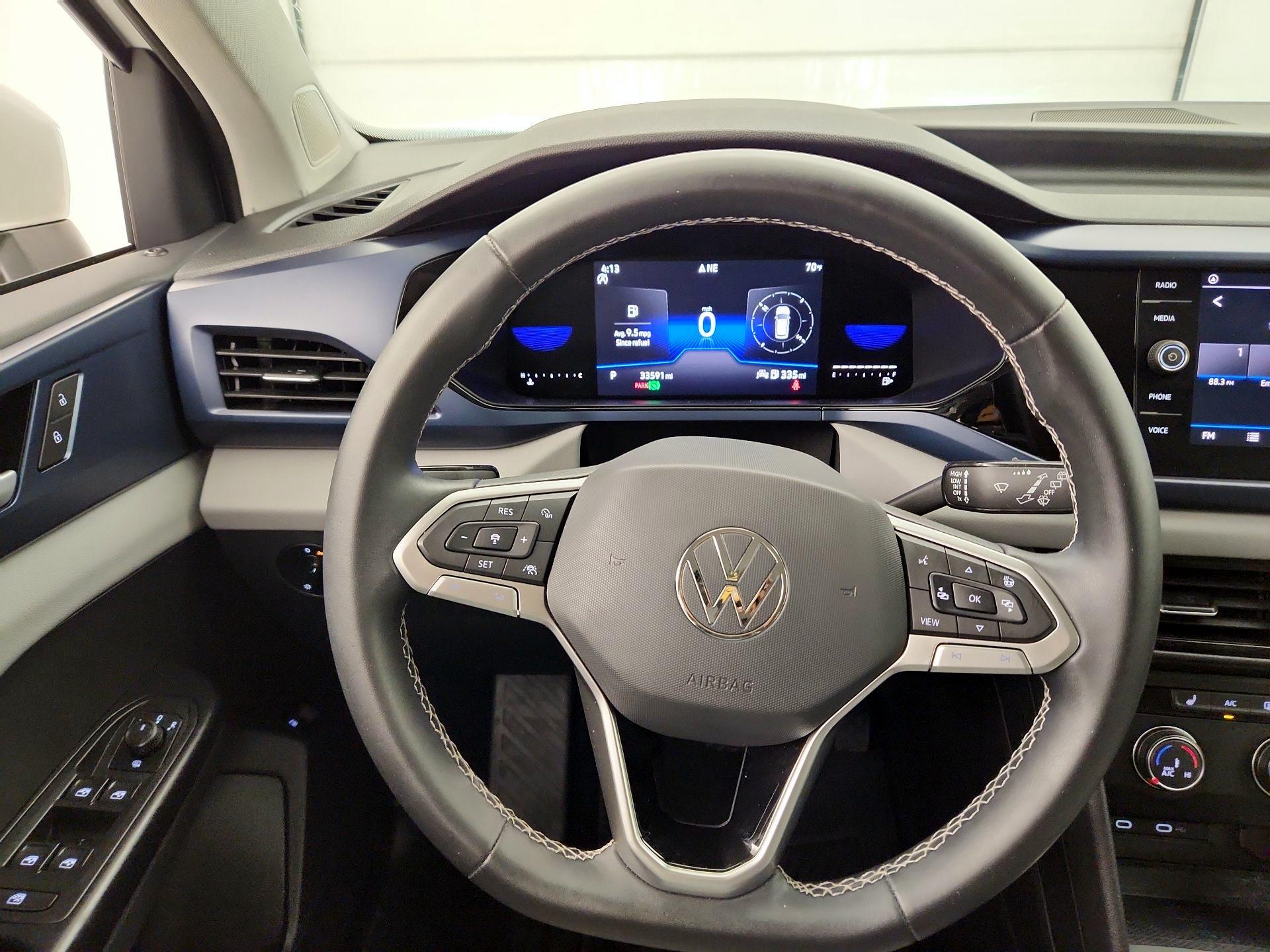 Thumbnail: 2022 Volkswagen Taos - 10