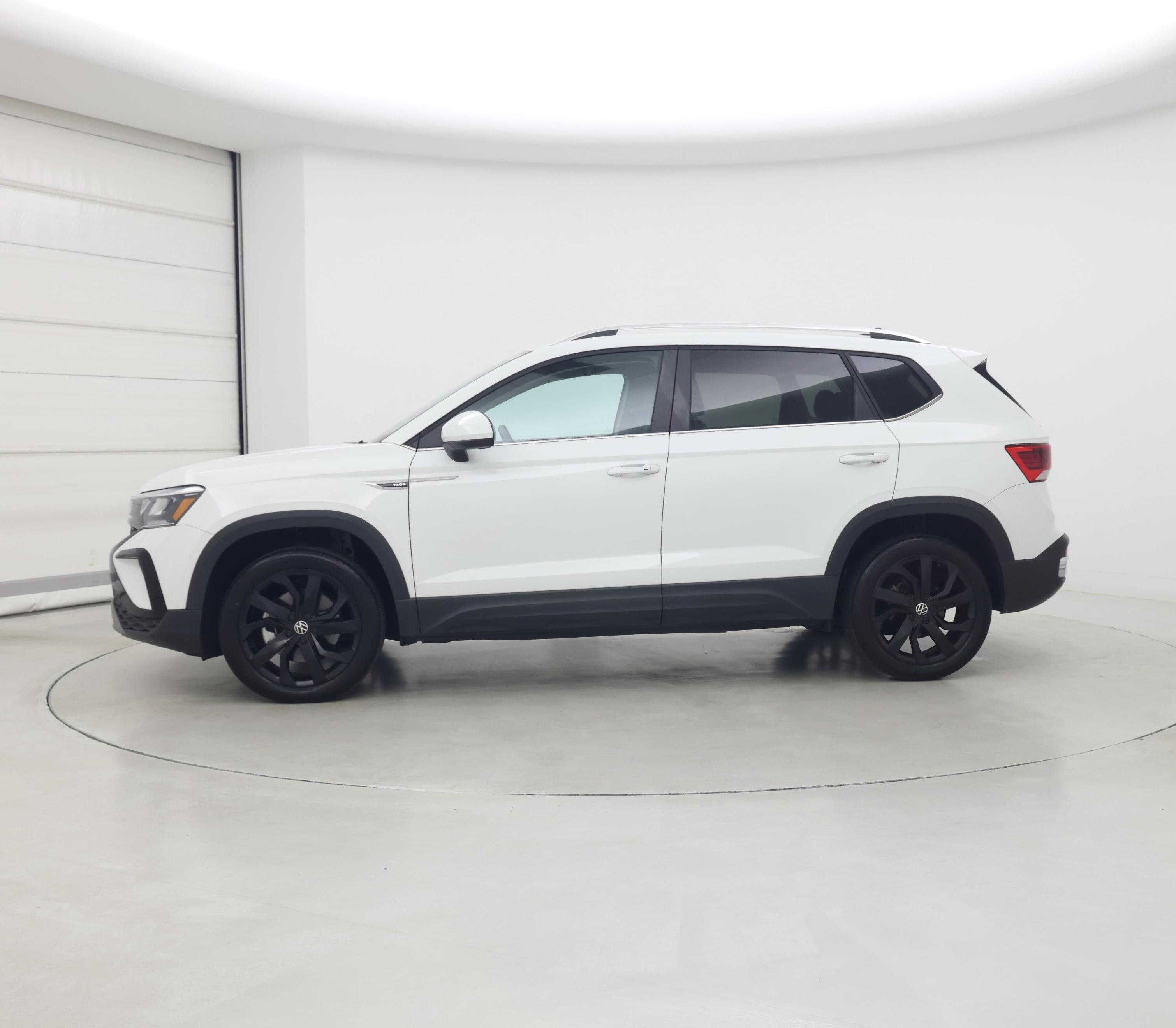 Thumbnail: 2022 Volkswagen Taos - 3