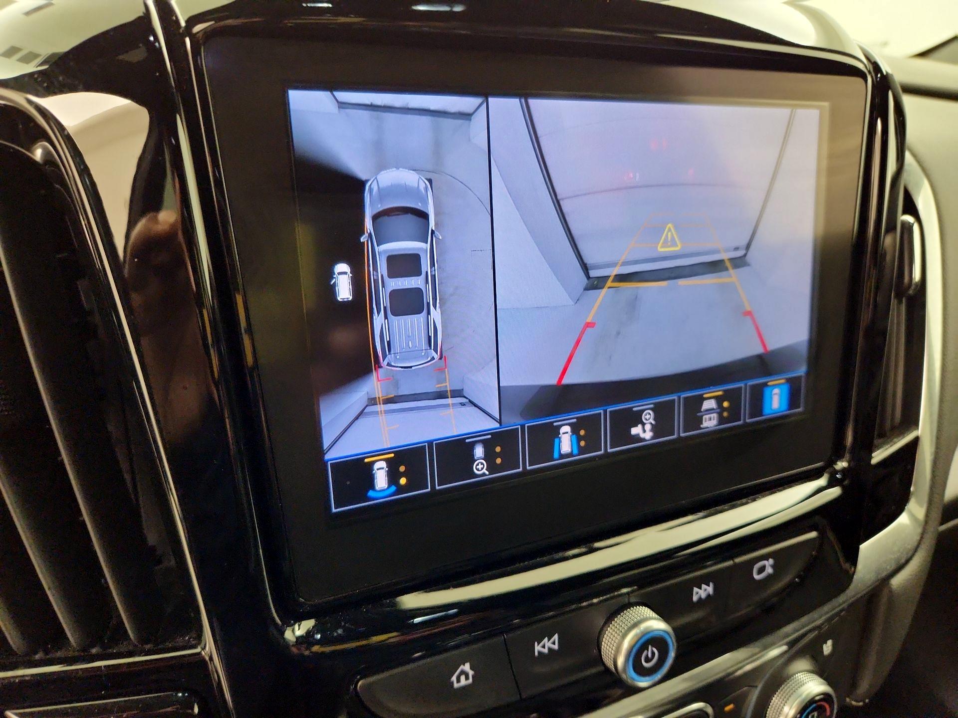 Thumbnail: 2022 Chevrolet Traverse - 14