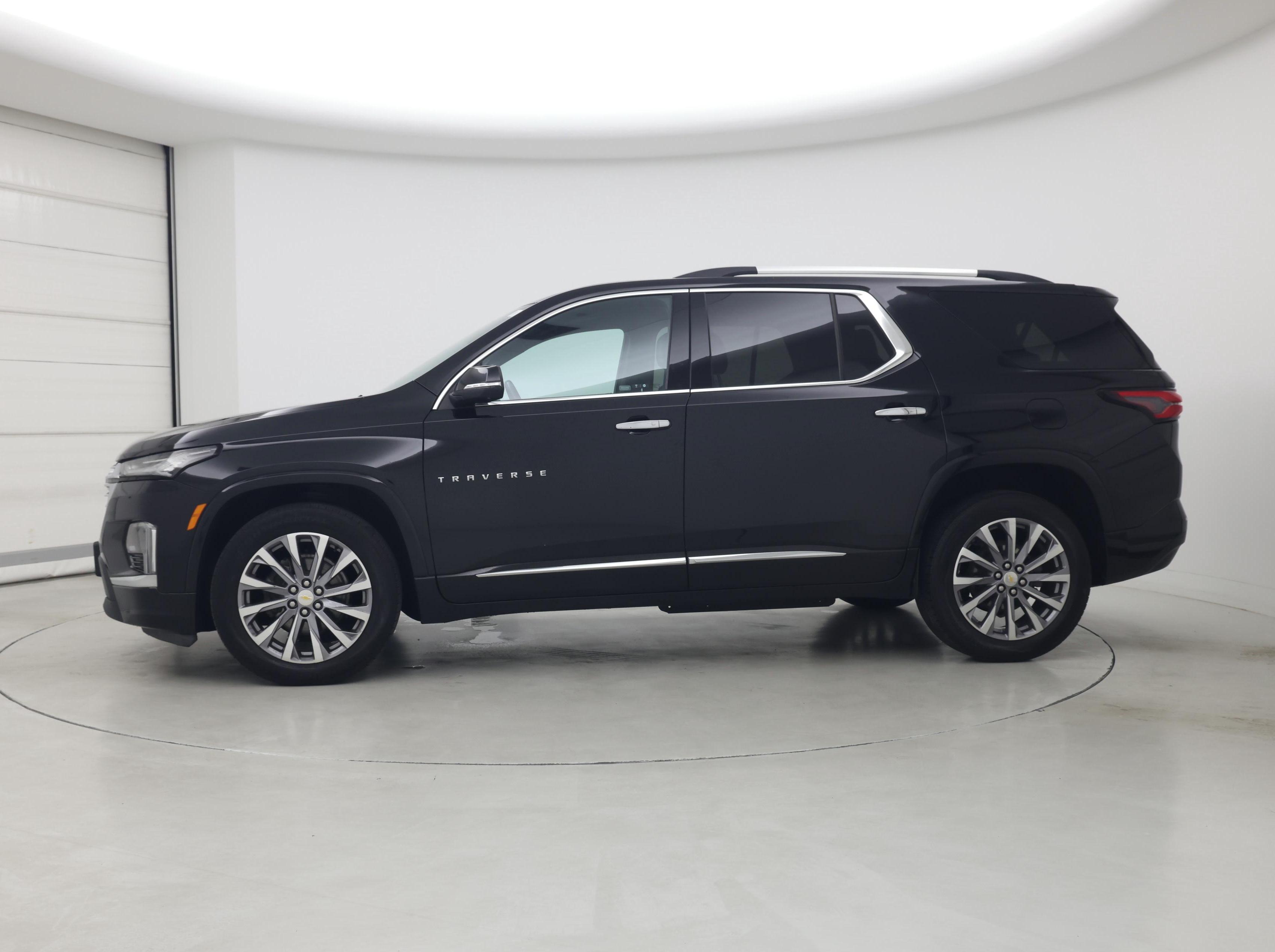 Thumbnail: 2022 Chevrolet Traverse - 3