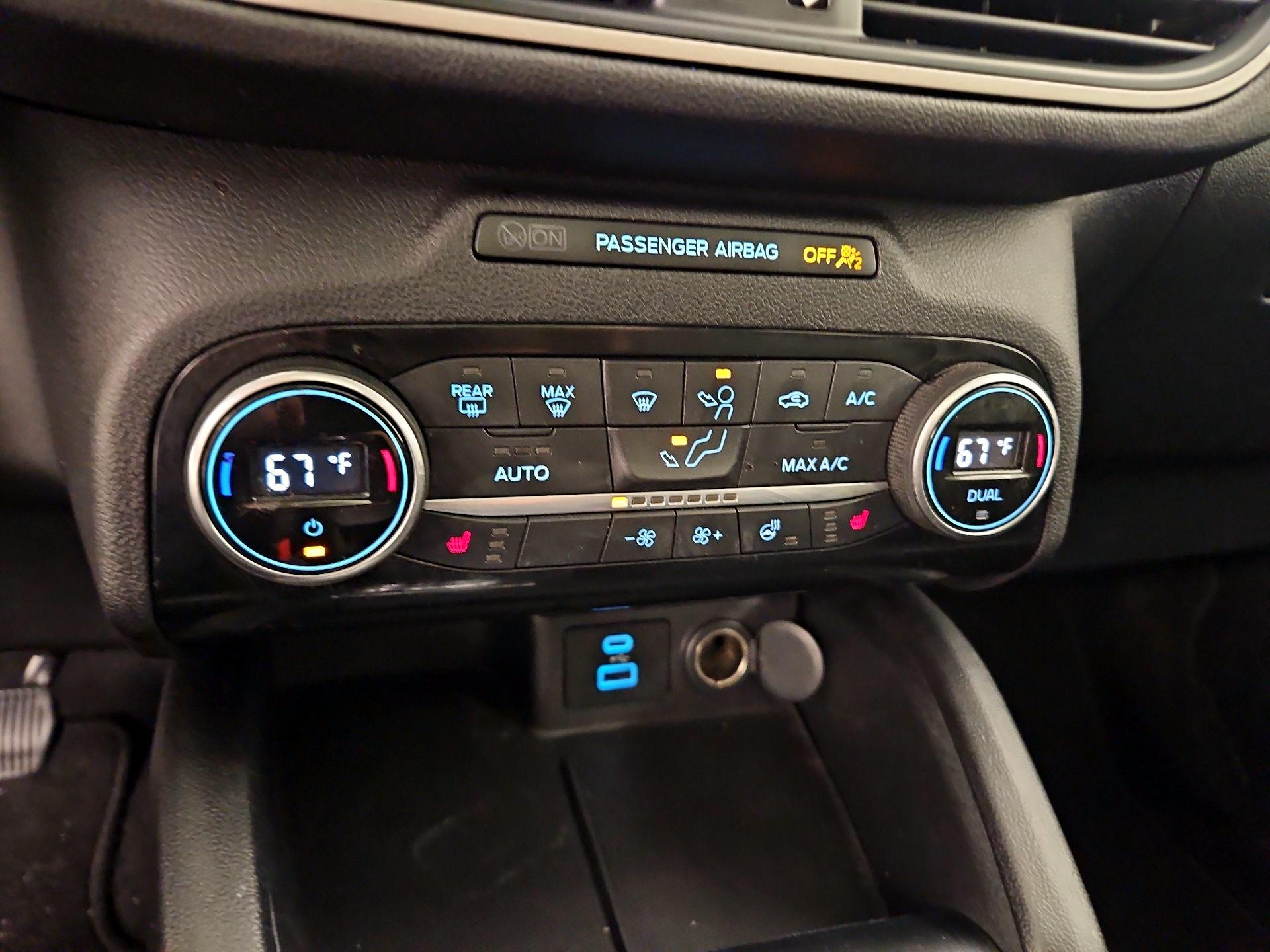 Thumbnail: 2021 Ford Escape - 17