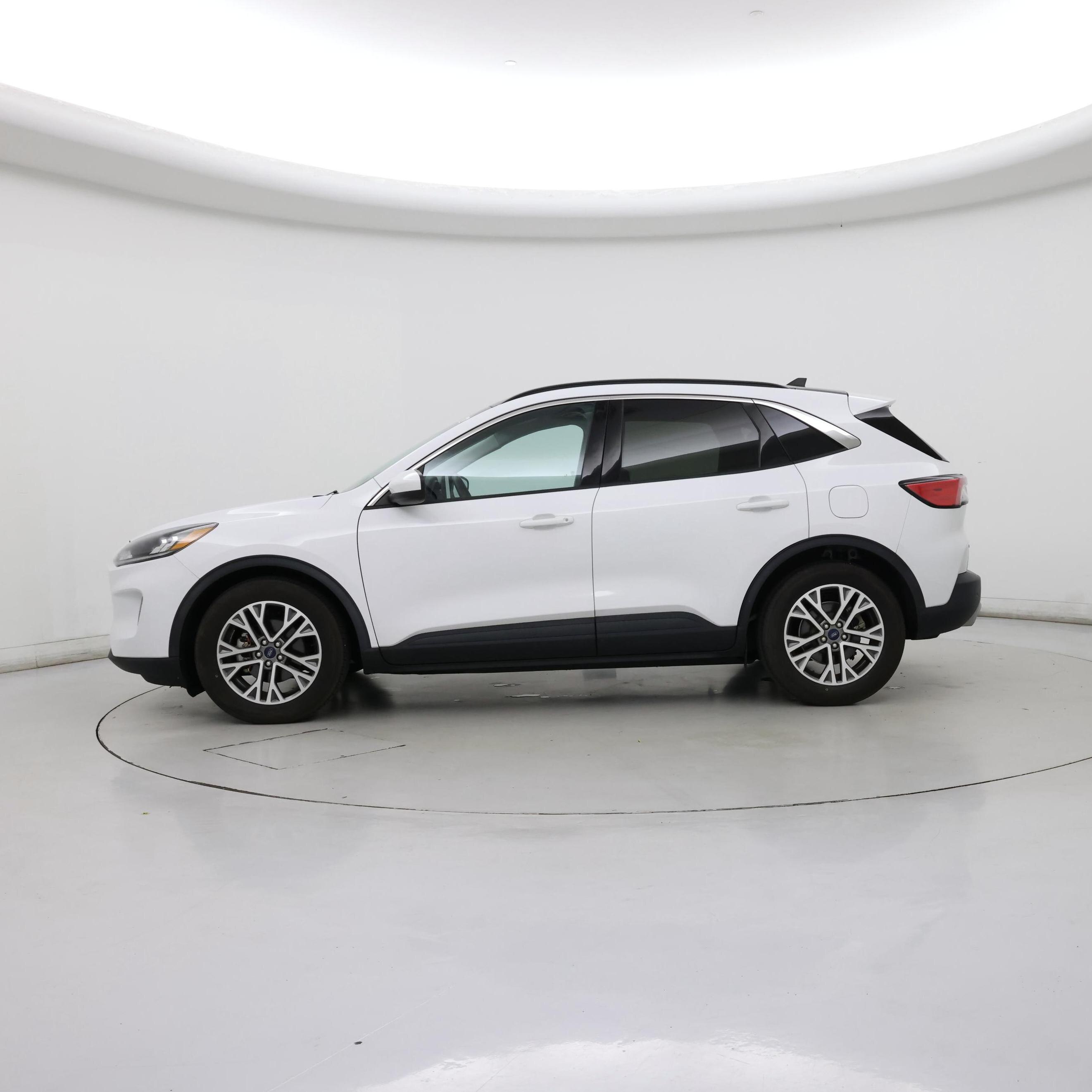 Thumbnail: 2021 Ford Escape - 3