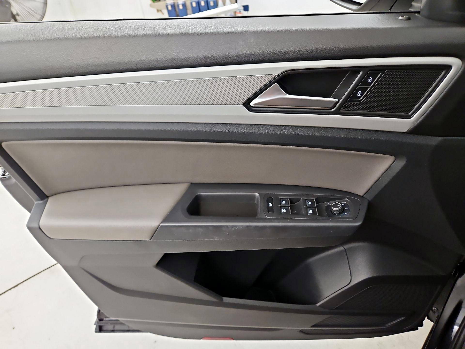 Thumbnail: 2021 Volkswagen Atlas - 12
