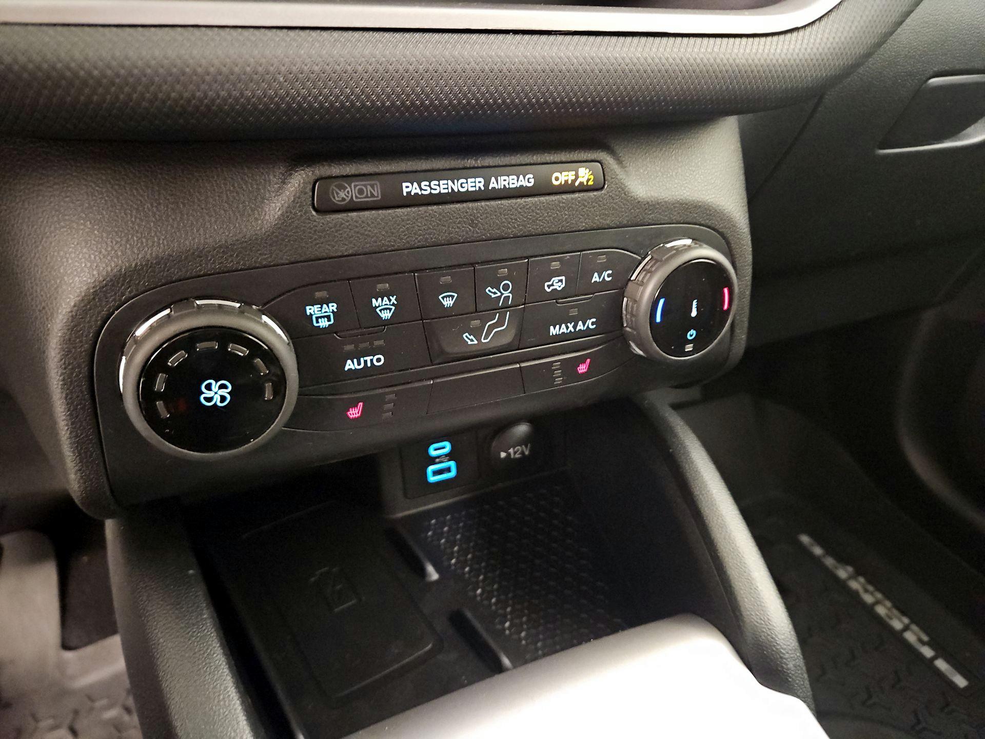 Thumbnail: 2022 Ford Bronco Sport - 16