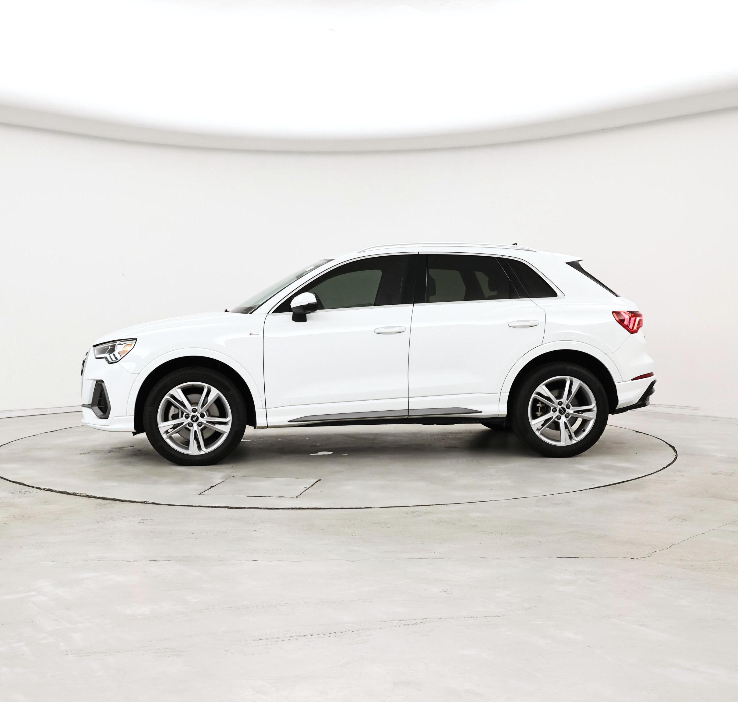 Thumbnail: 2022 Audi Q3 - 3