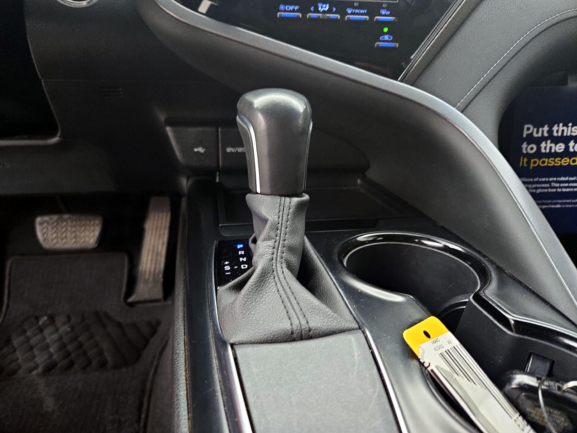 Thumbnail: 2020 Toyota Camry - 17