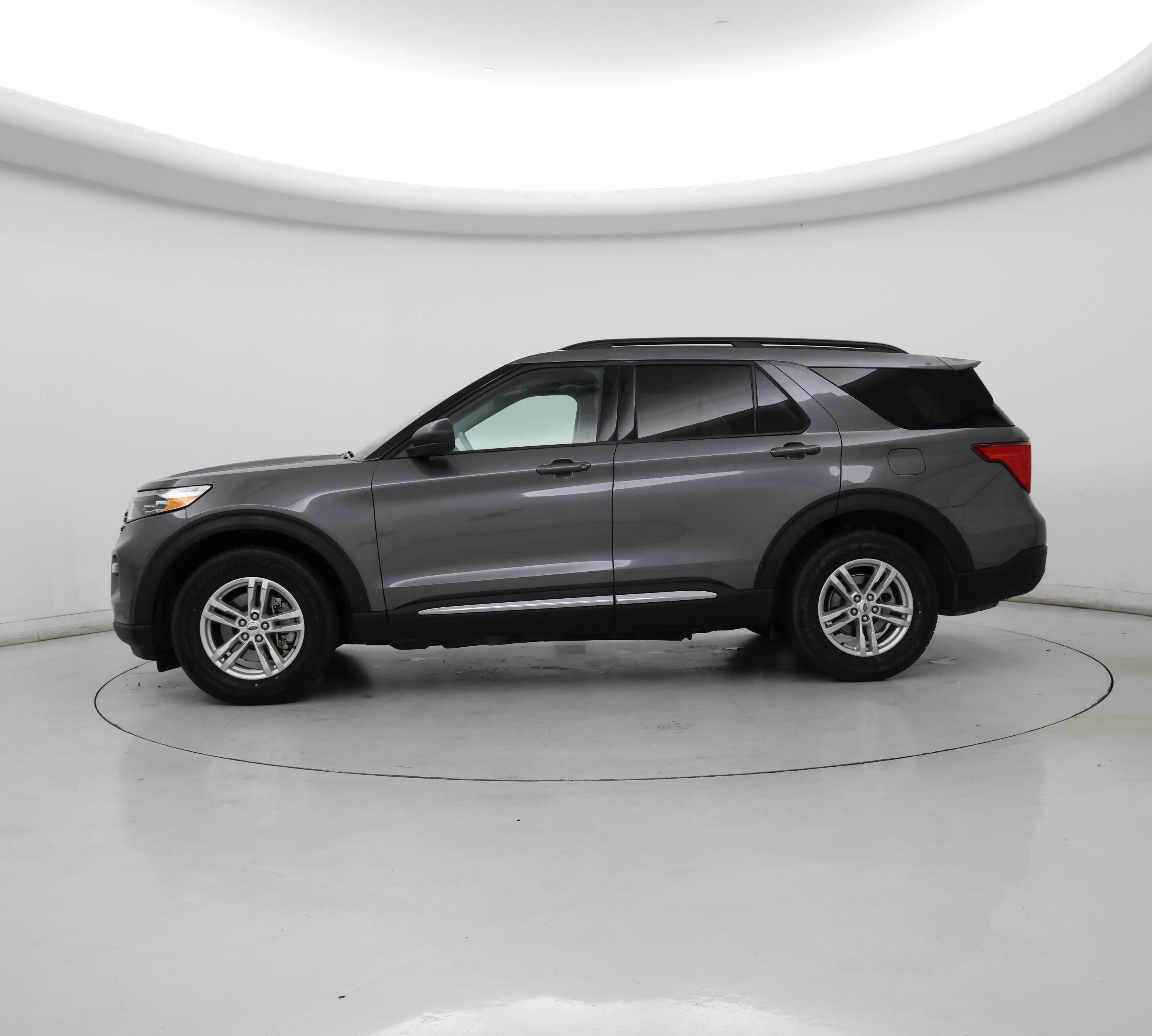 Thumbnail: 2022 Ford Explorer - 3