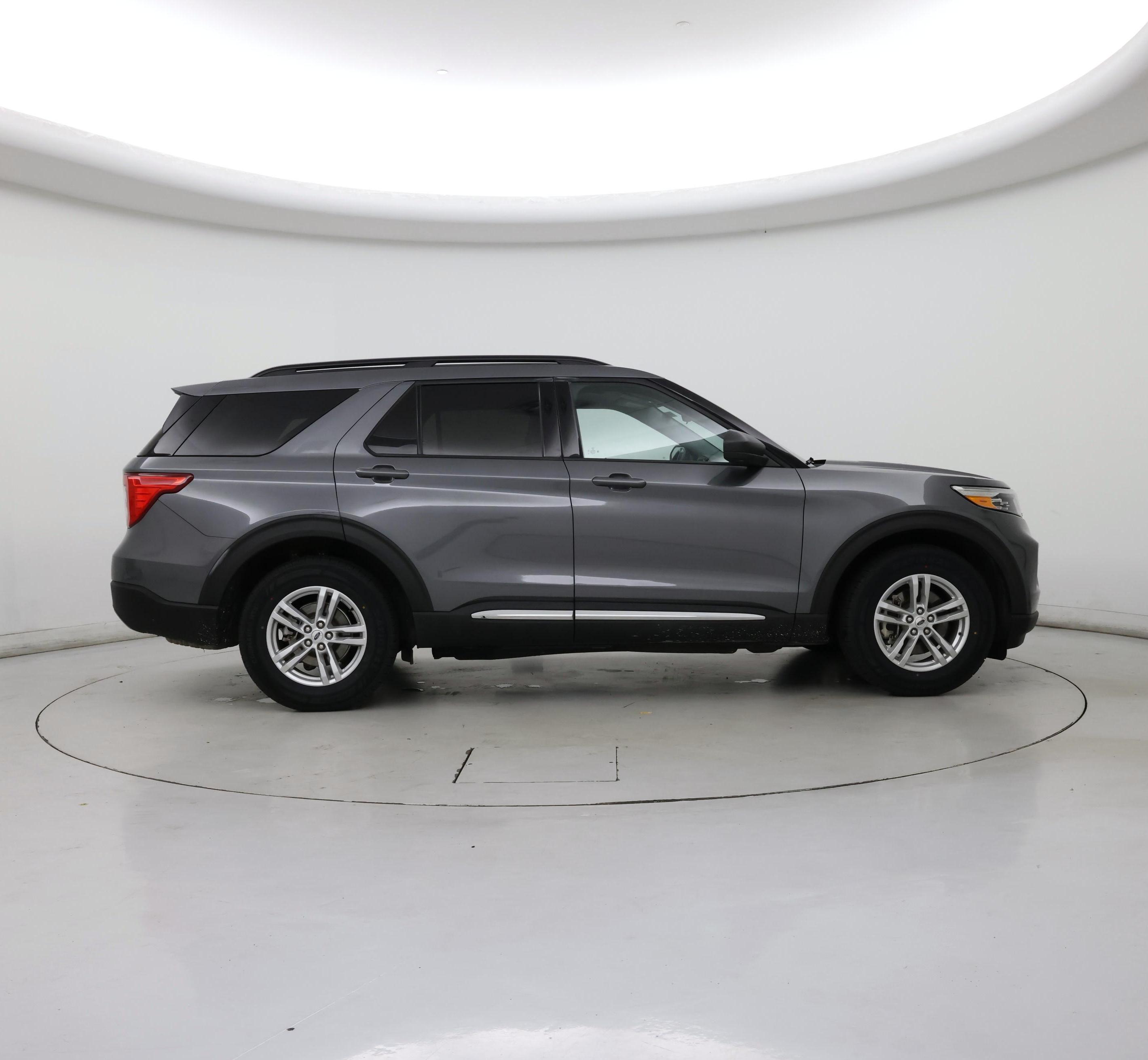 Thumbnail: 2022 Ford Explorer - 7