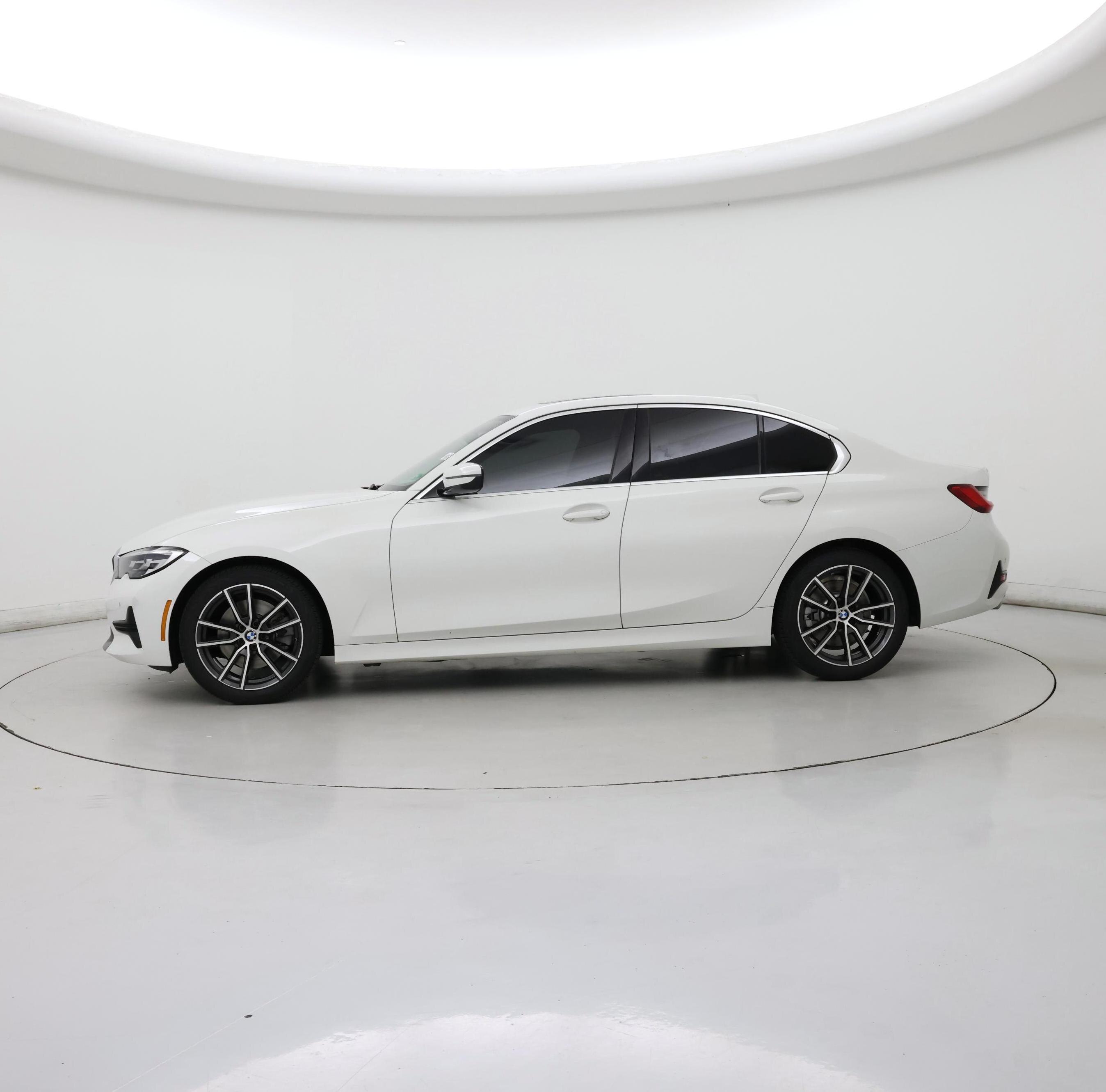 Thumbnail: 2020 BMW 3 Series - 3