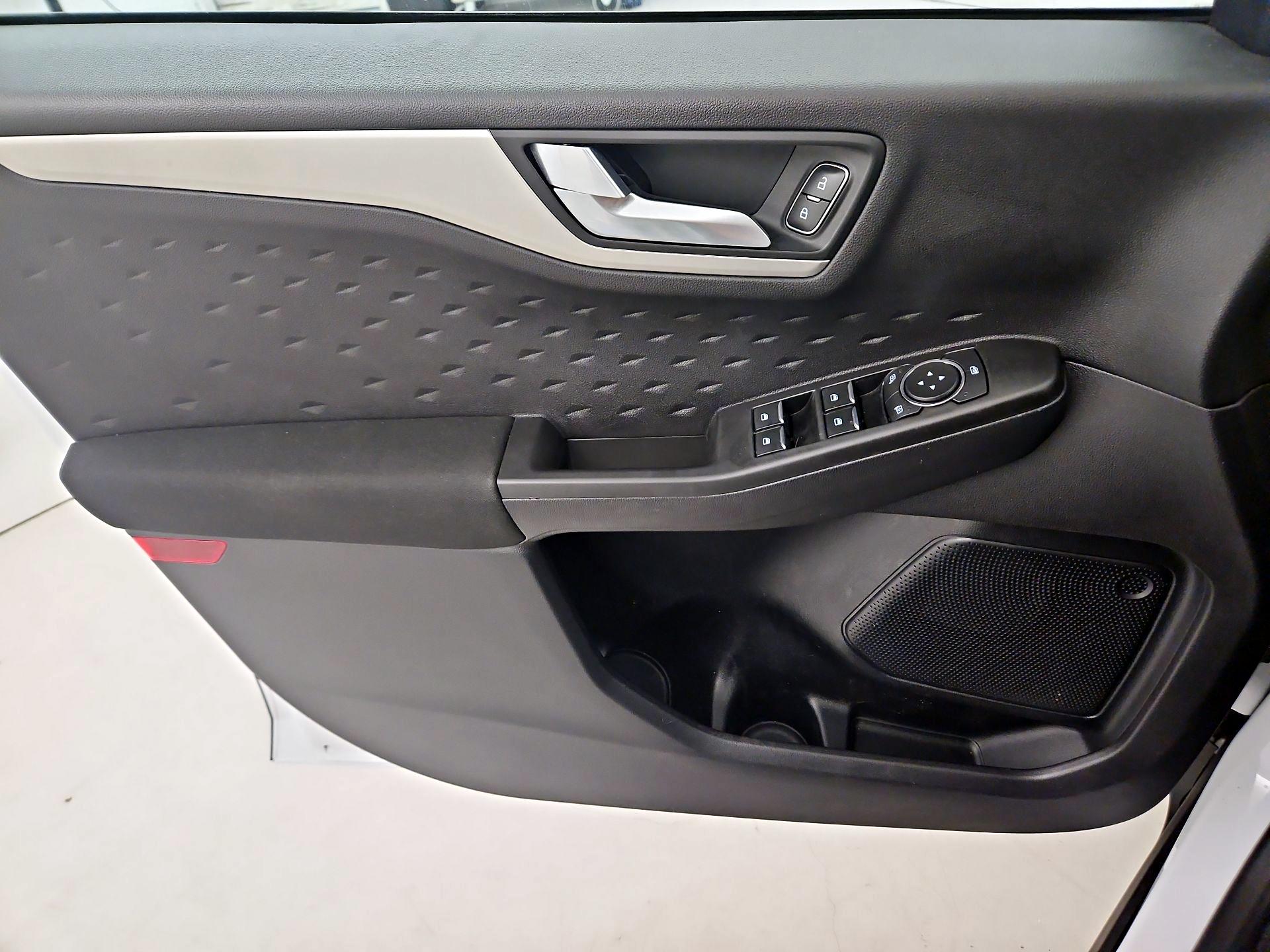 Thumbnail: 2020 Ford Escape - 12