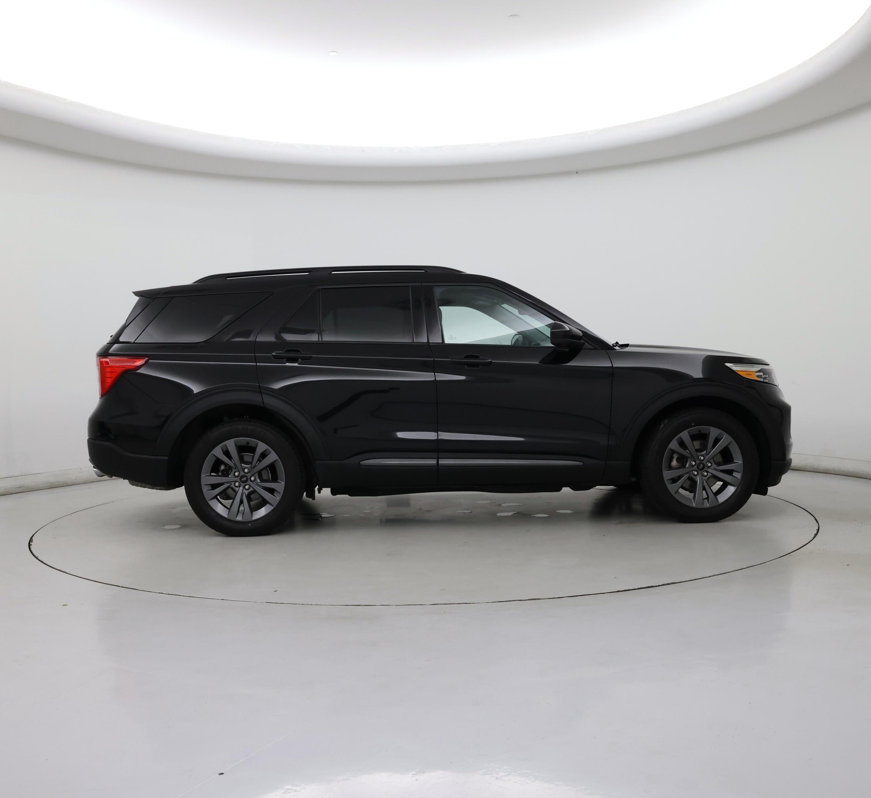 Thumbnail: 2022 Ford Explorer - 7