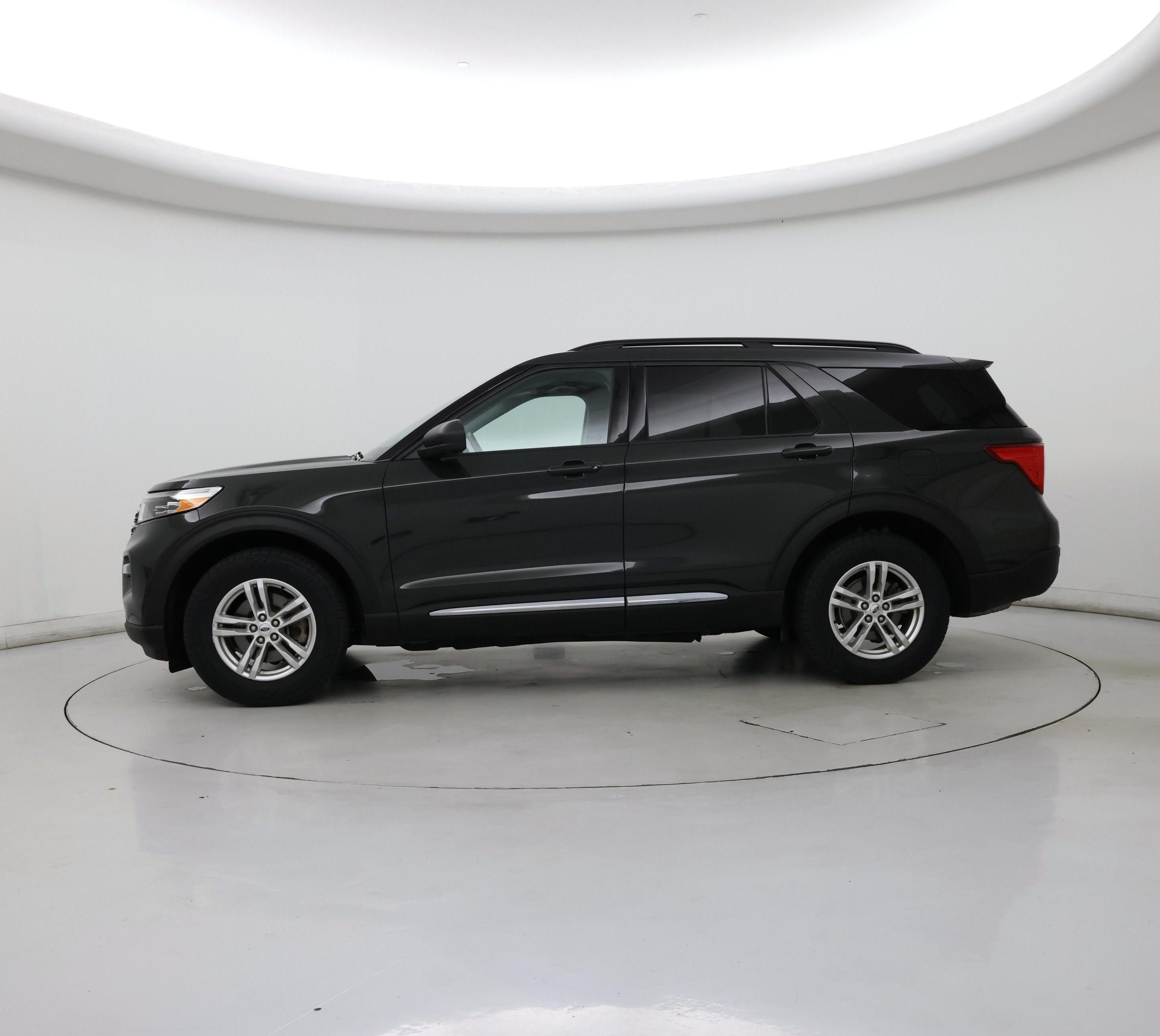 Thumbnail: 2022 Ford Explorer - 3