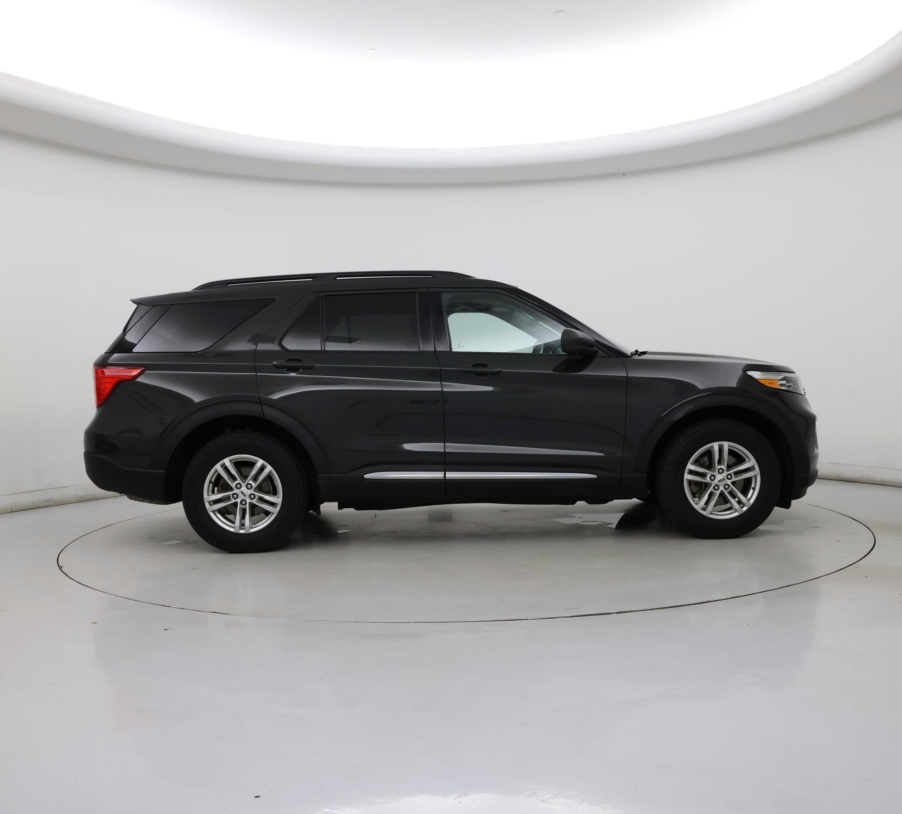 Thumbnail: 2022 Ford Explorer - 7