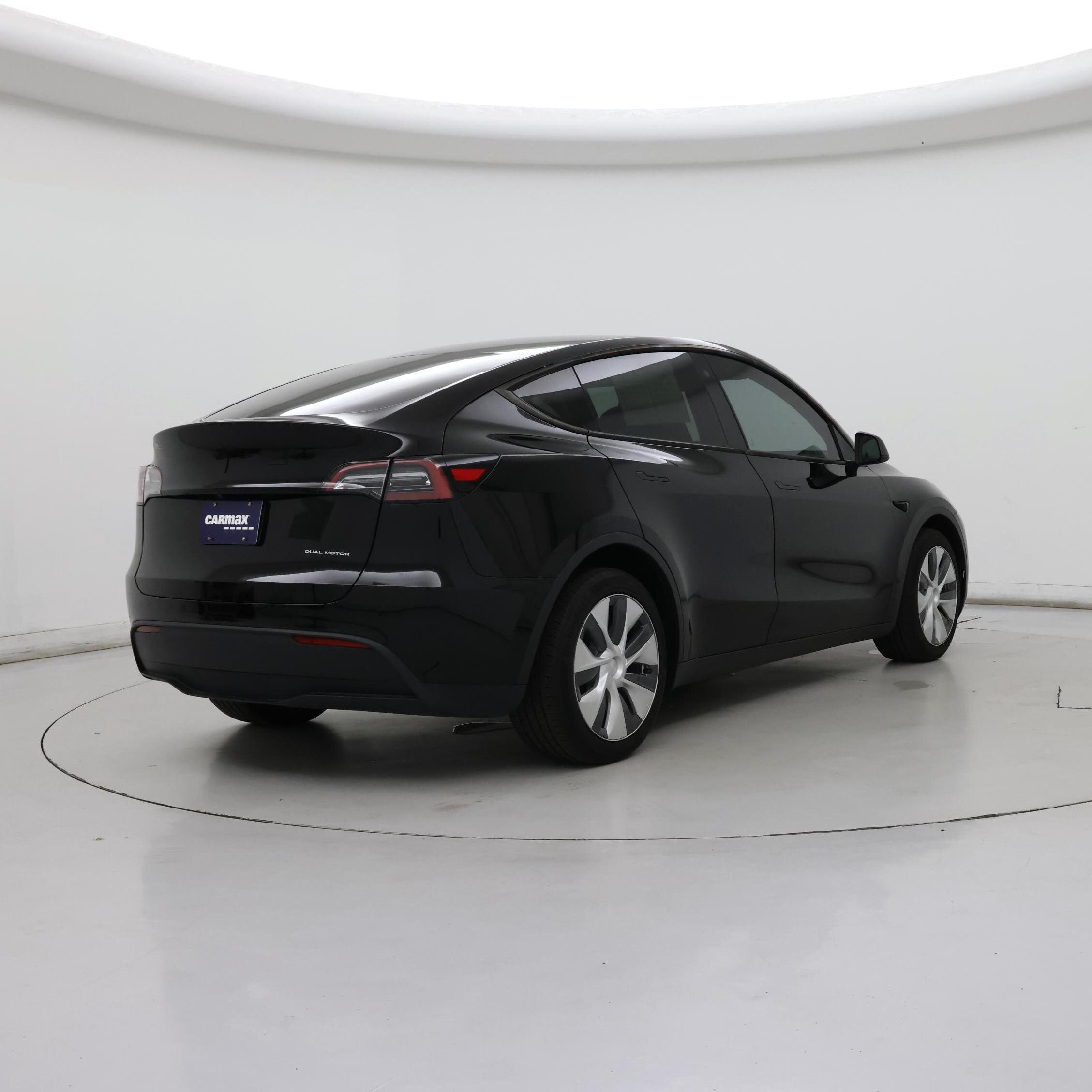 Thumbnail: 2023 Tesla Model Y - 8
