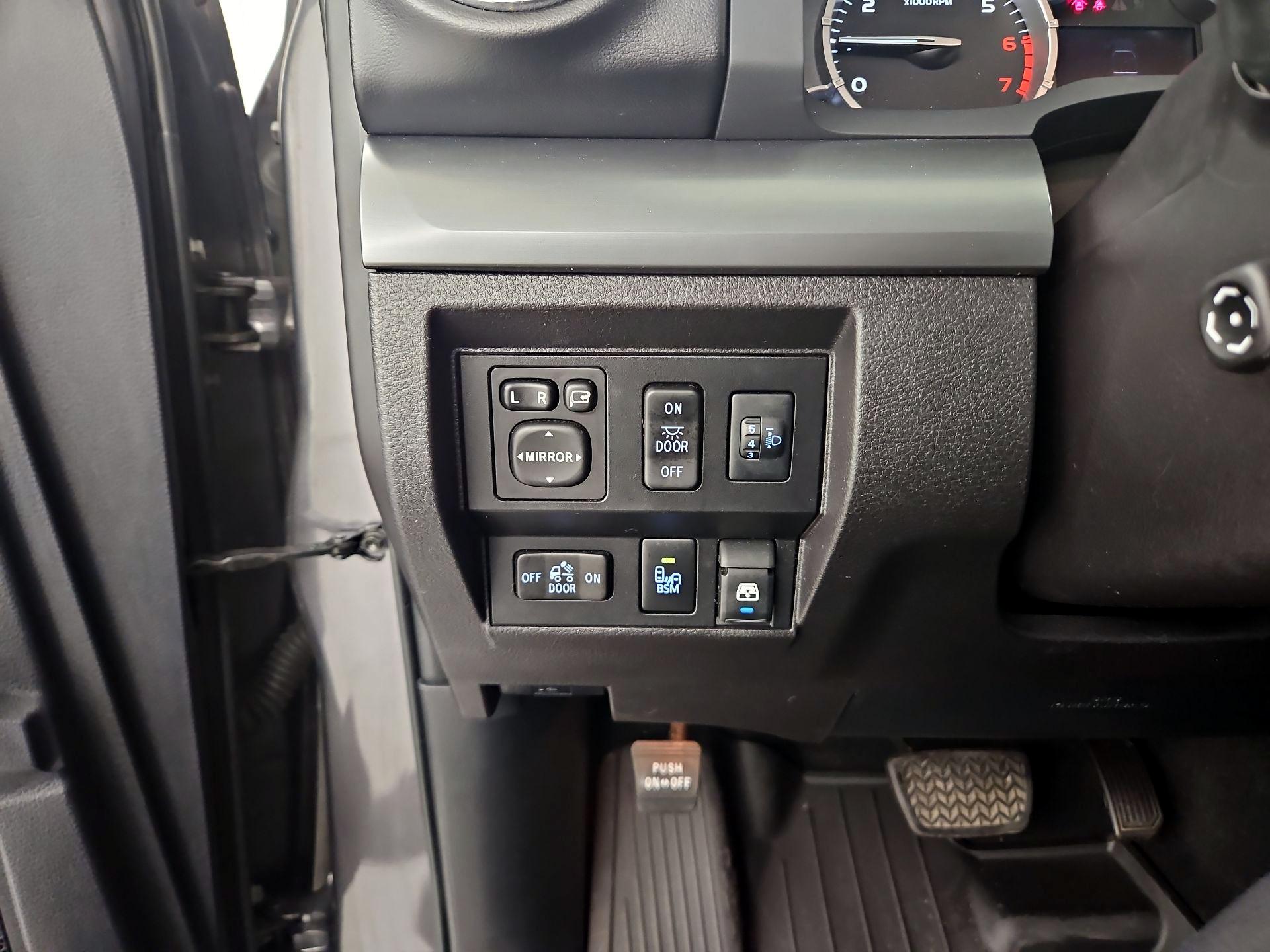 Thumbnail: 2016 Toyota Tundra - 13