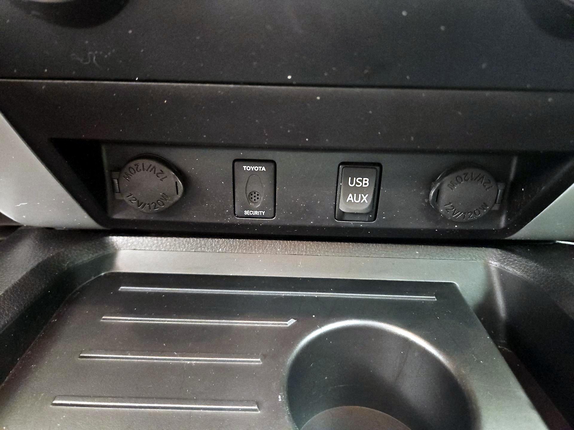 Thumbnail: 2016 Toyota Tundra - 19