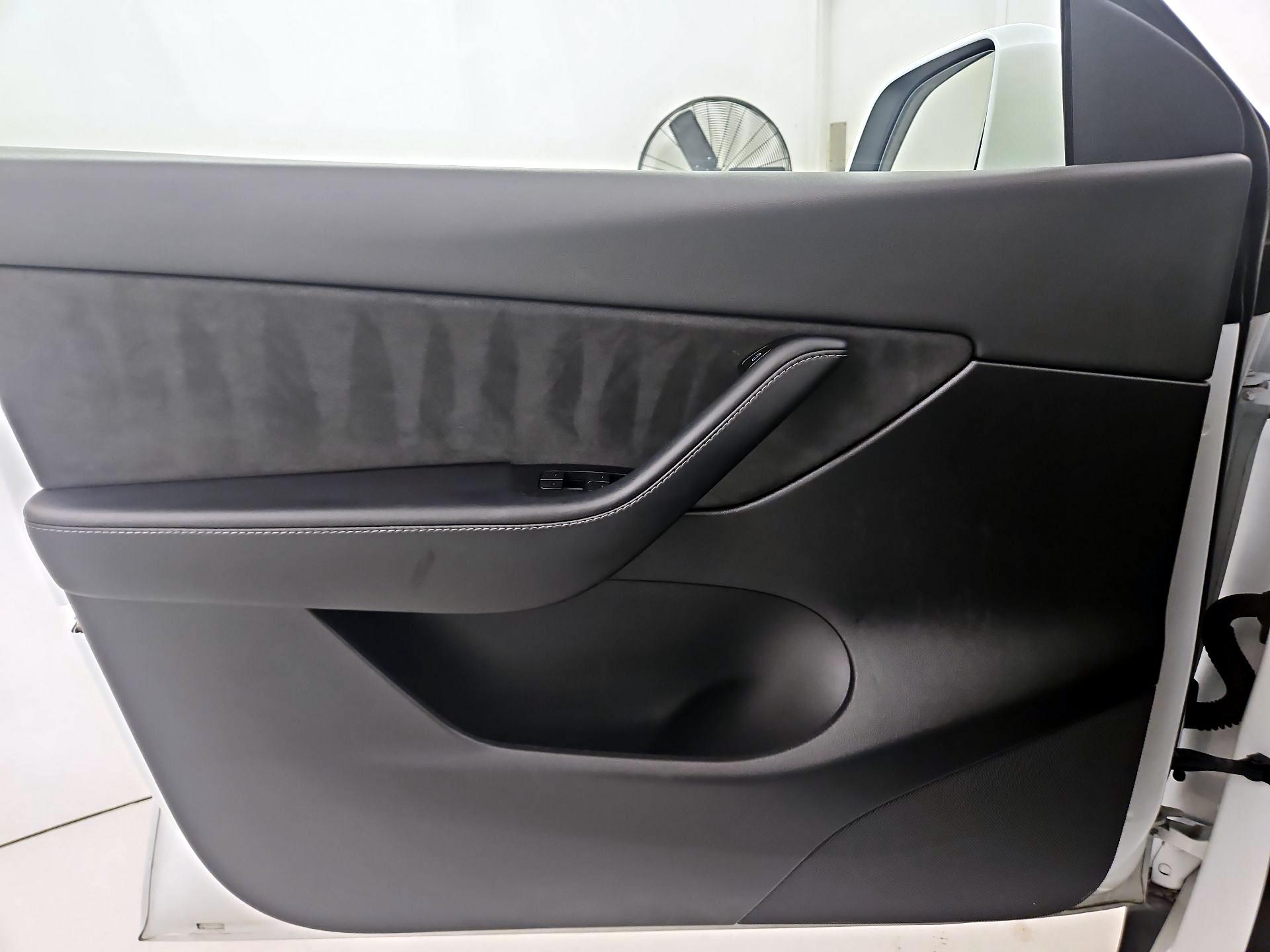 Thumbnail: 2022 Tesla Model Y - 12