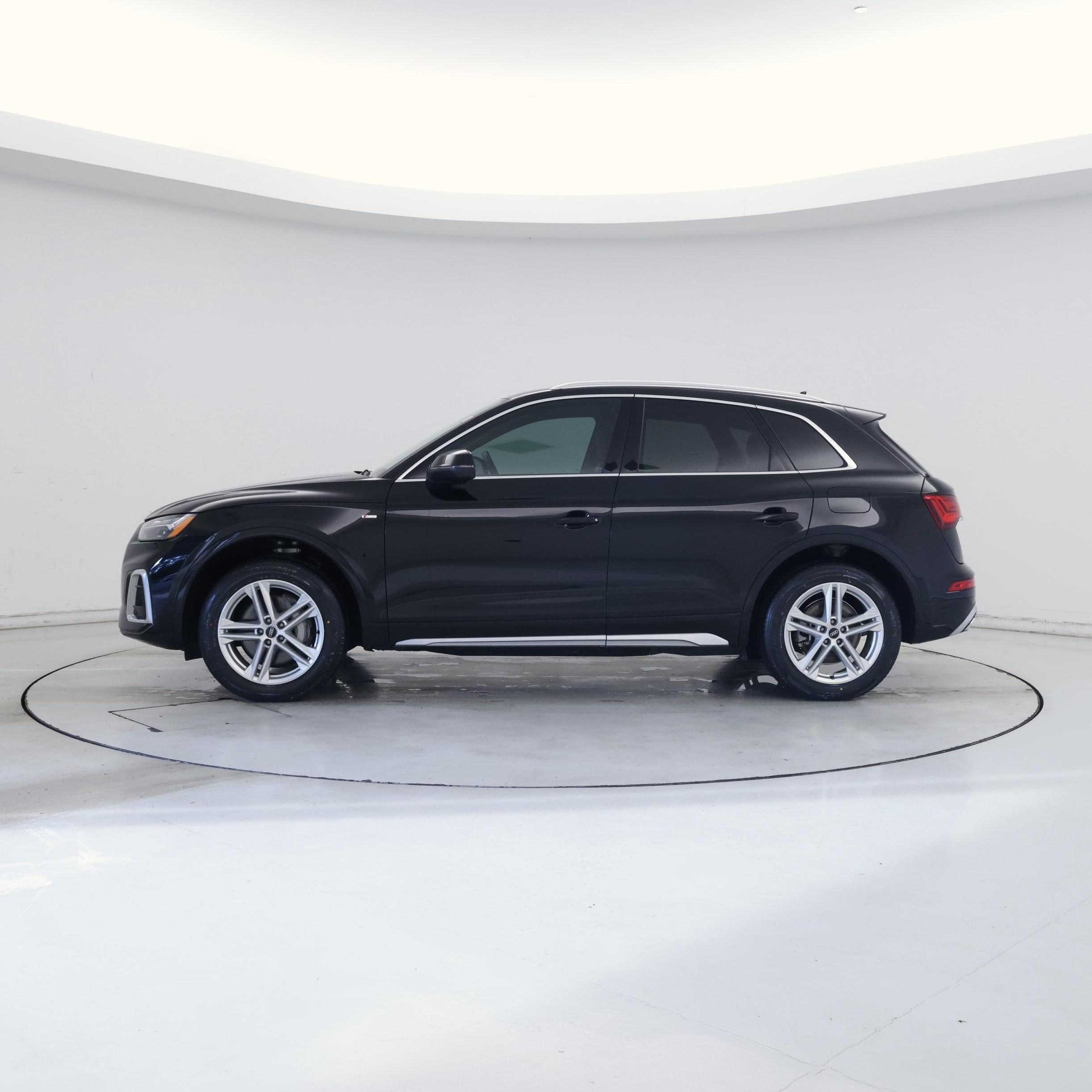Thumbnail: 2022 Audi Q5 - 3
