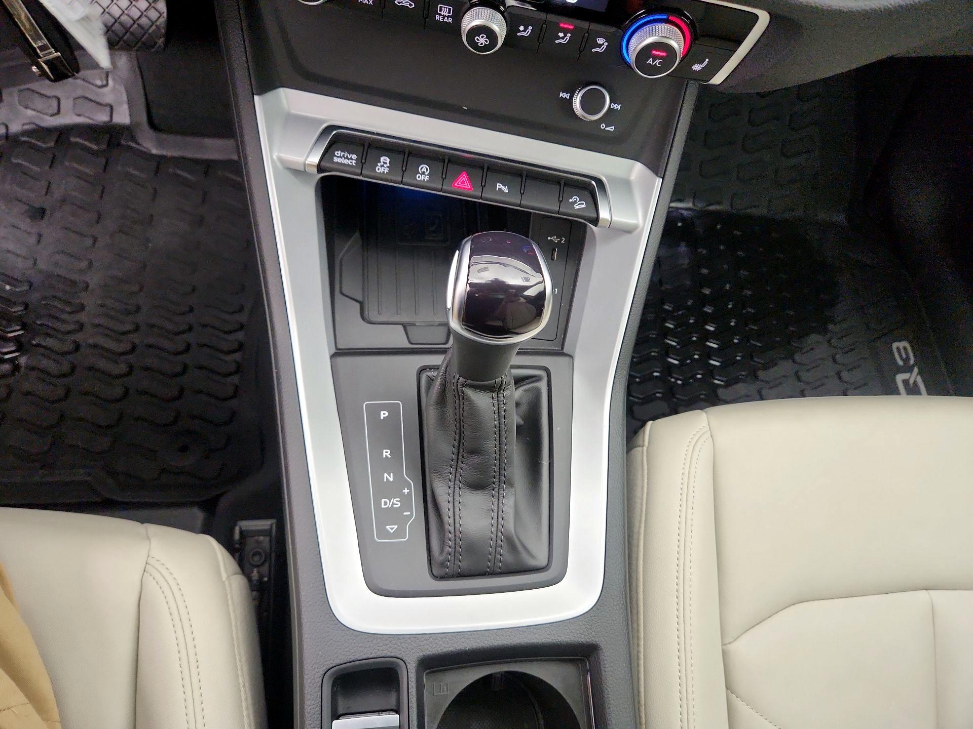 Thumbnail: 2022 Audi Q3 - 18