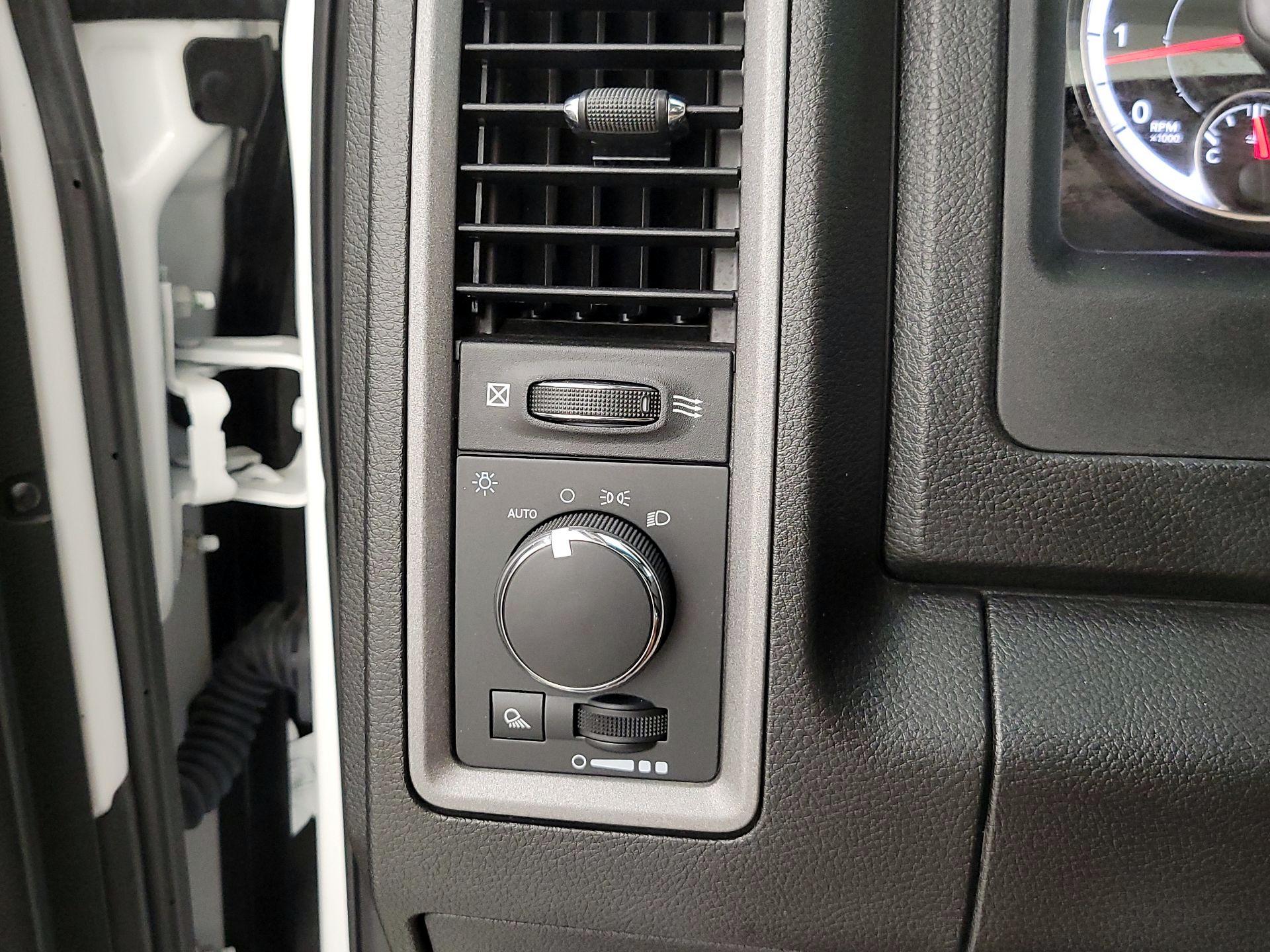 Thumbnail: 2021 RAM 1500 Classic - 13
