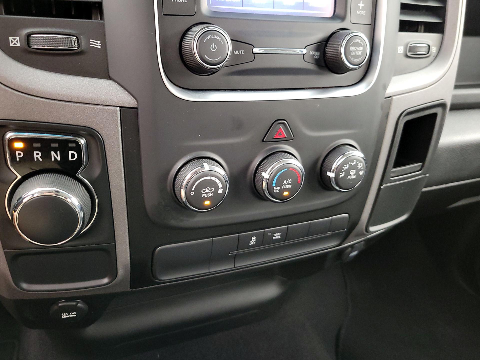 Thumbnail: 2021 RAM 1500 Classic - 16