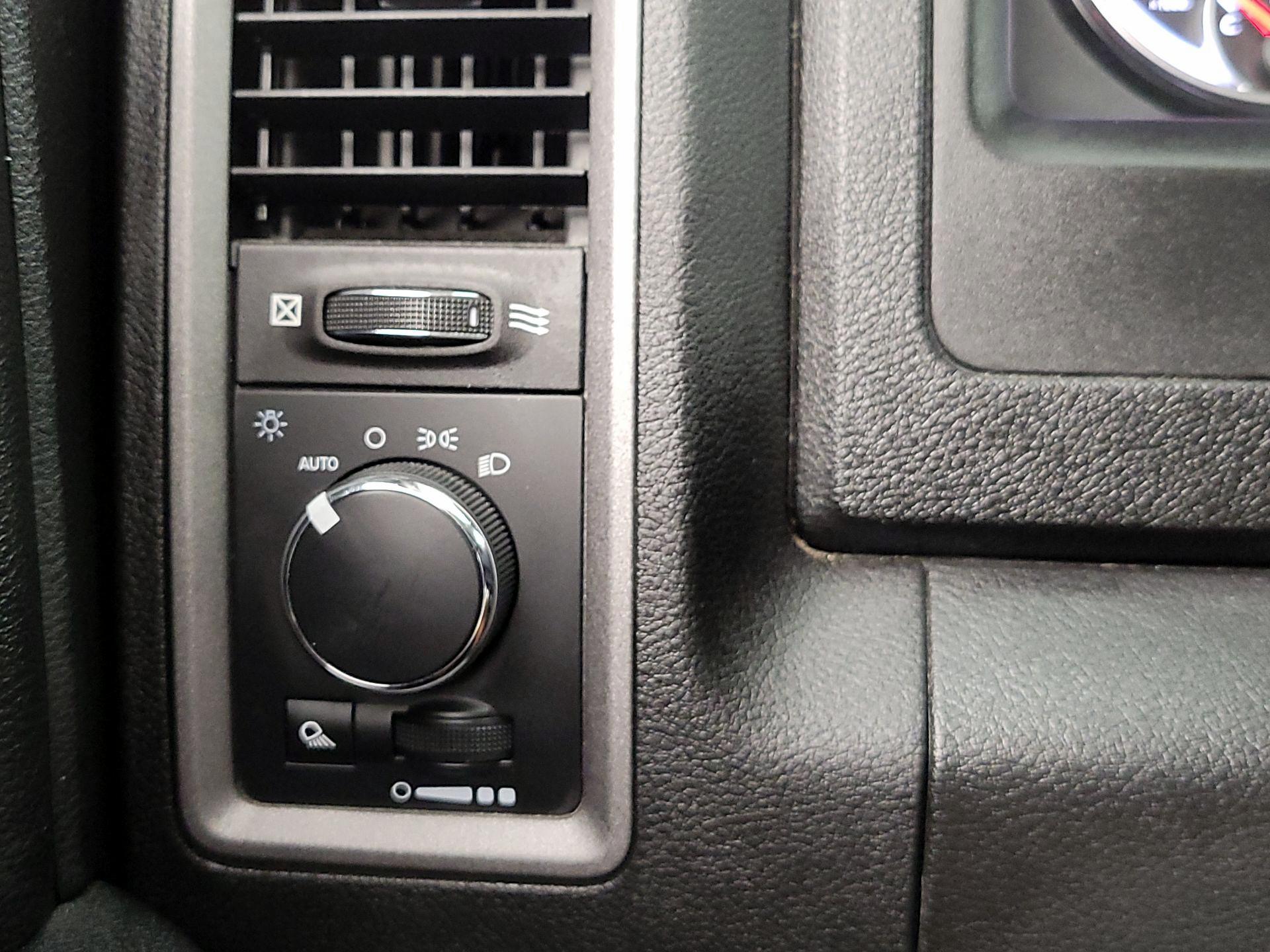 Thumbnail: 2022 RAM 1500 Classic - 13