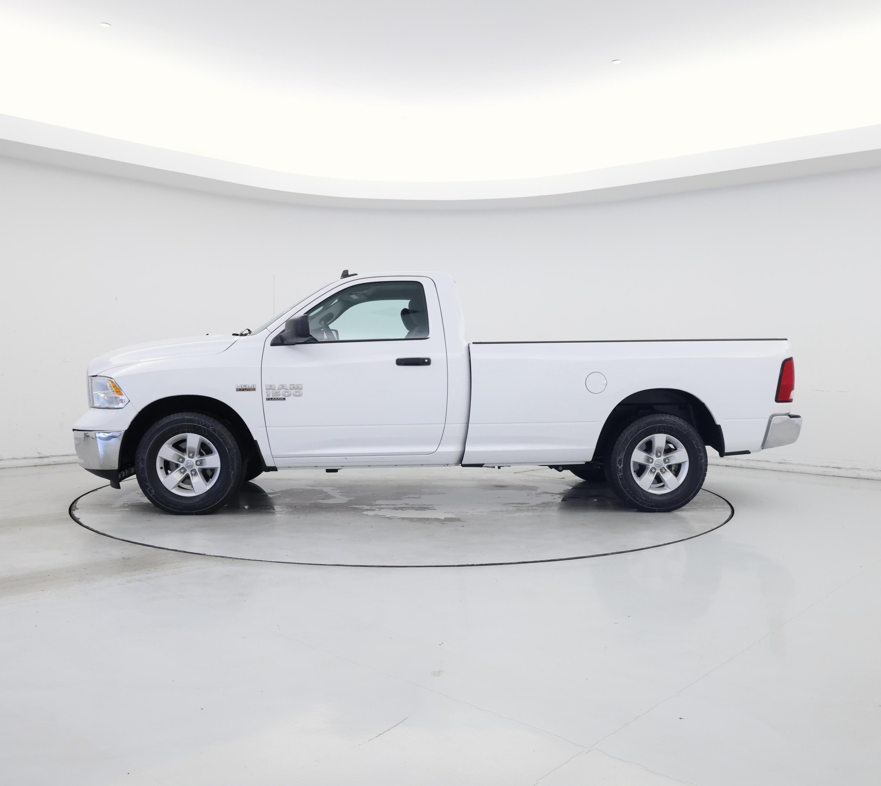 Thumbnail: 2022 RAM 1500 Classic - 3
