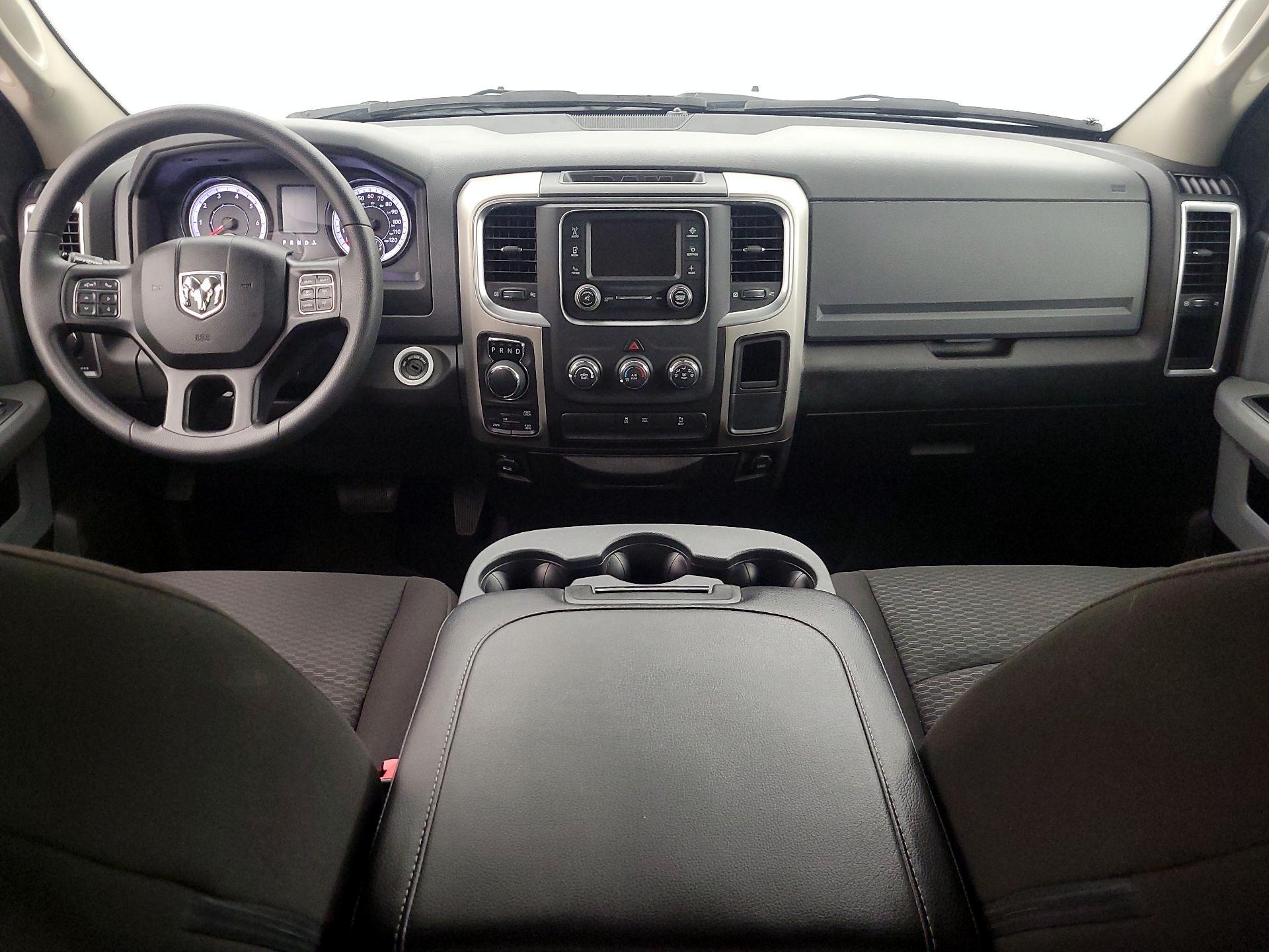 Thumbnail: 2020 RAM 1500 Classic - 9