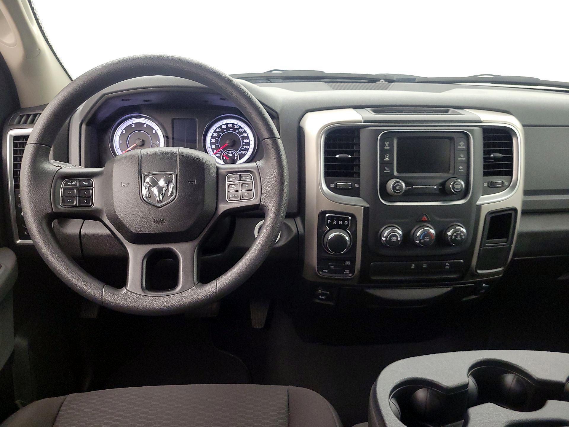 Thumbnail: 2020 RAM 1500 Classic - 10